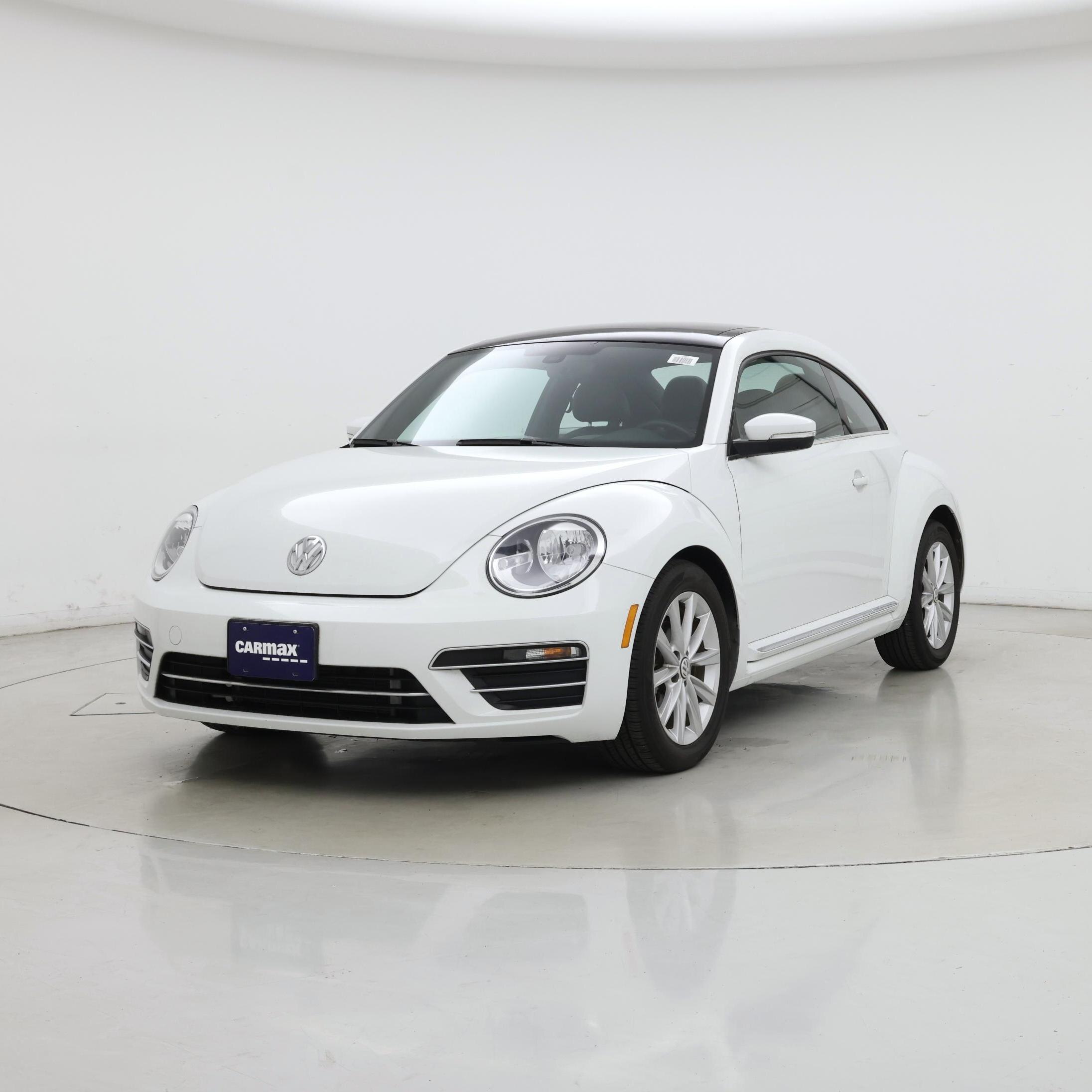 Thumbnail: 2019 Volkswagen Beetle - 4