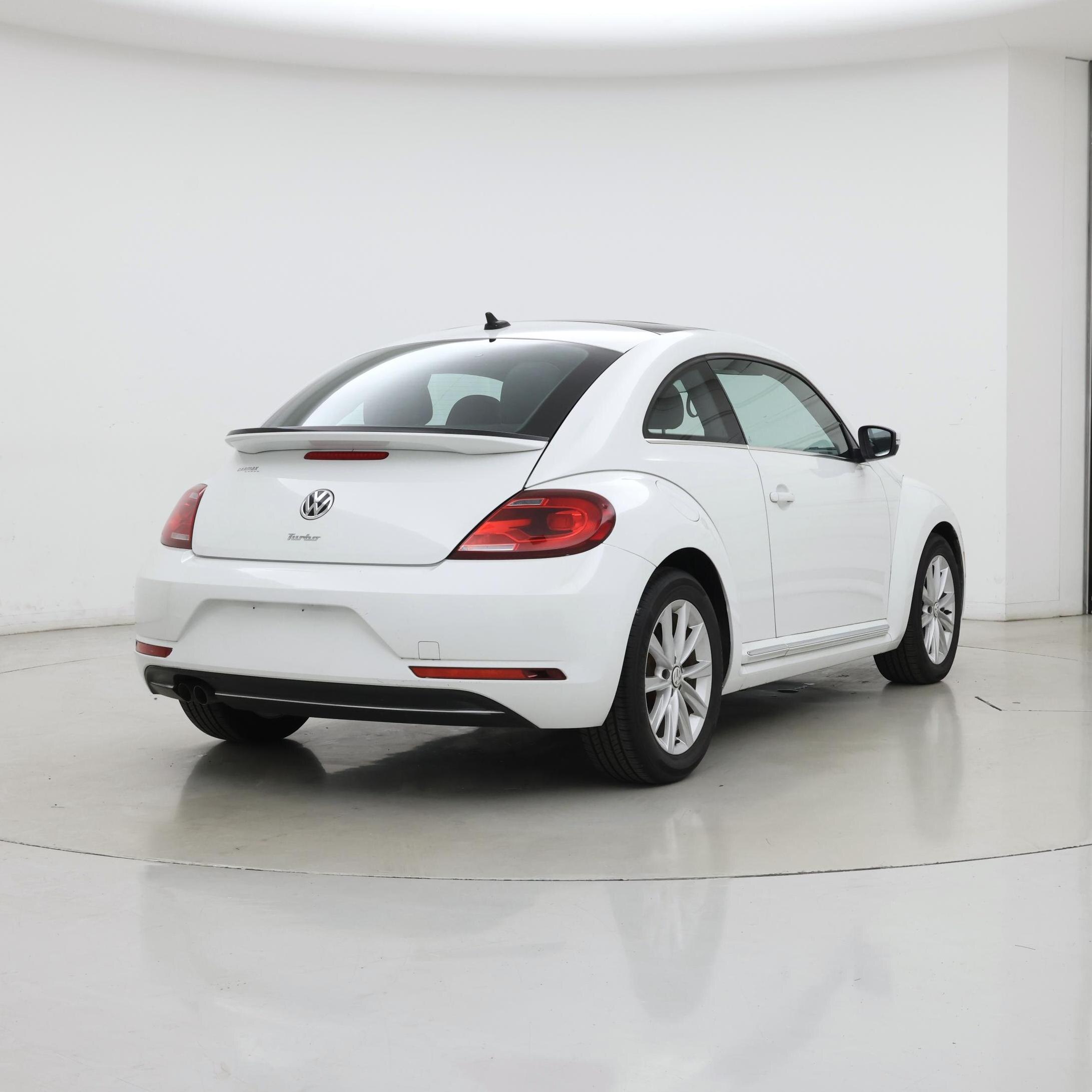 Thumbnail: 2019 Volkswagen Beetle - 8