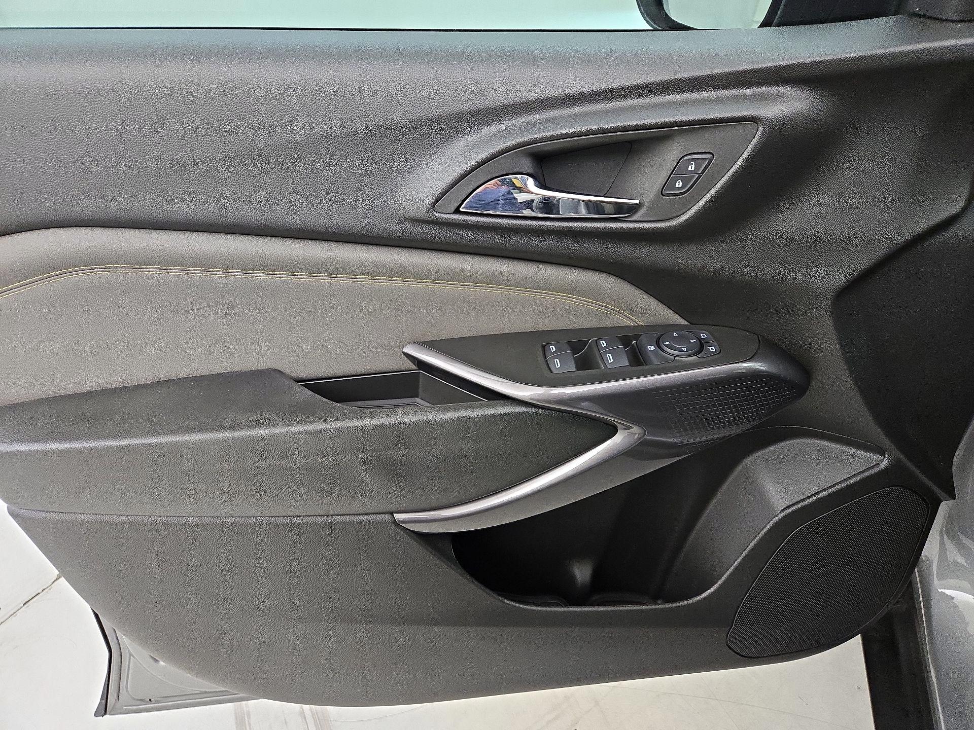Thumbnail: 2025 Chevrolet Trax - 12