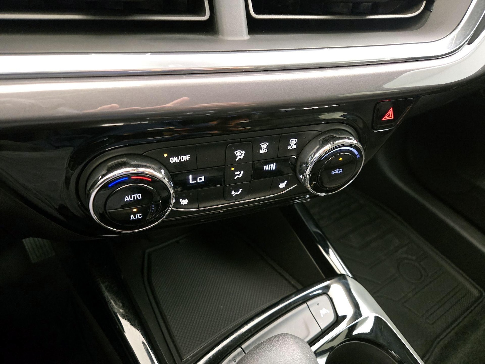 2025 Chevrolet Trax Activ - Photo 17