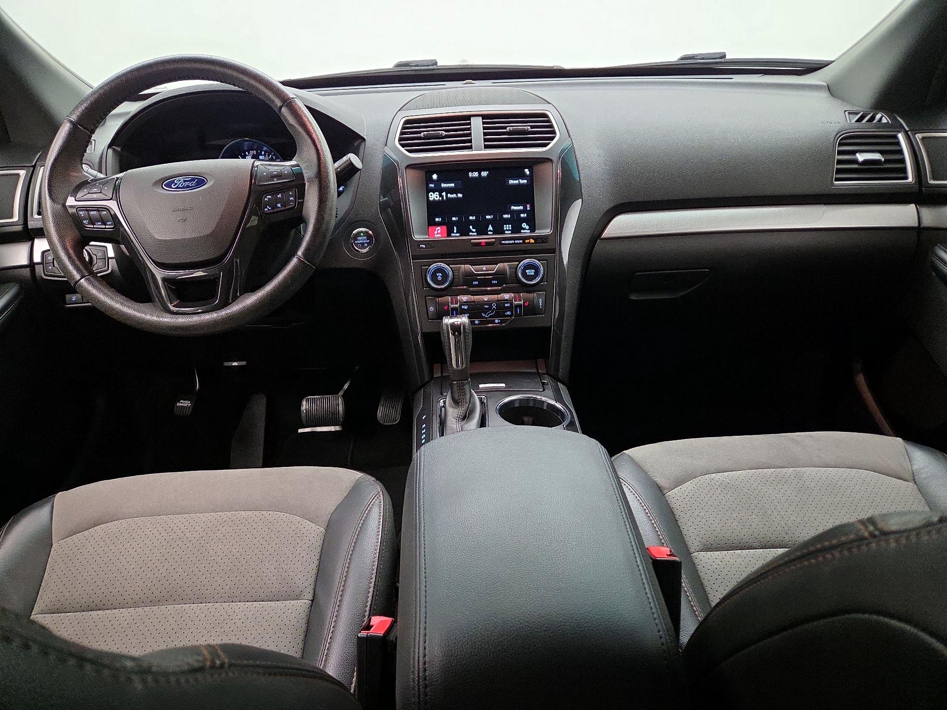 Thumbnail: 2017 Ford Explorer - 9