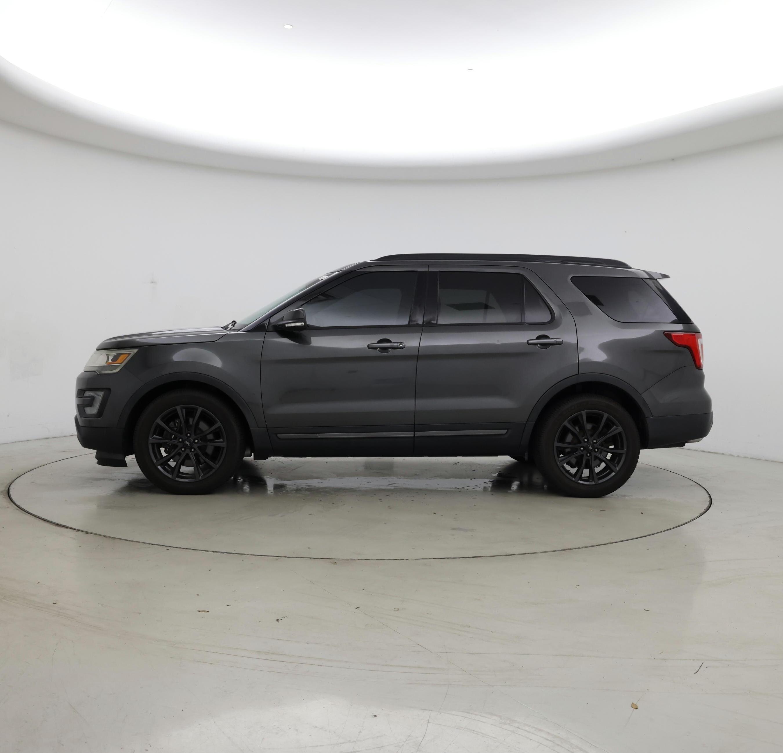 Thumbnail: 2017 Ford Explorer - 3