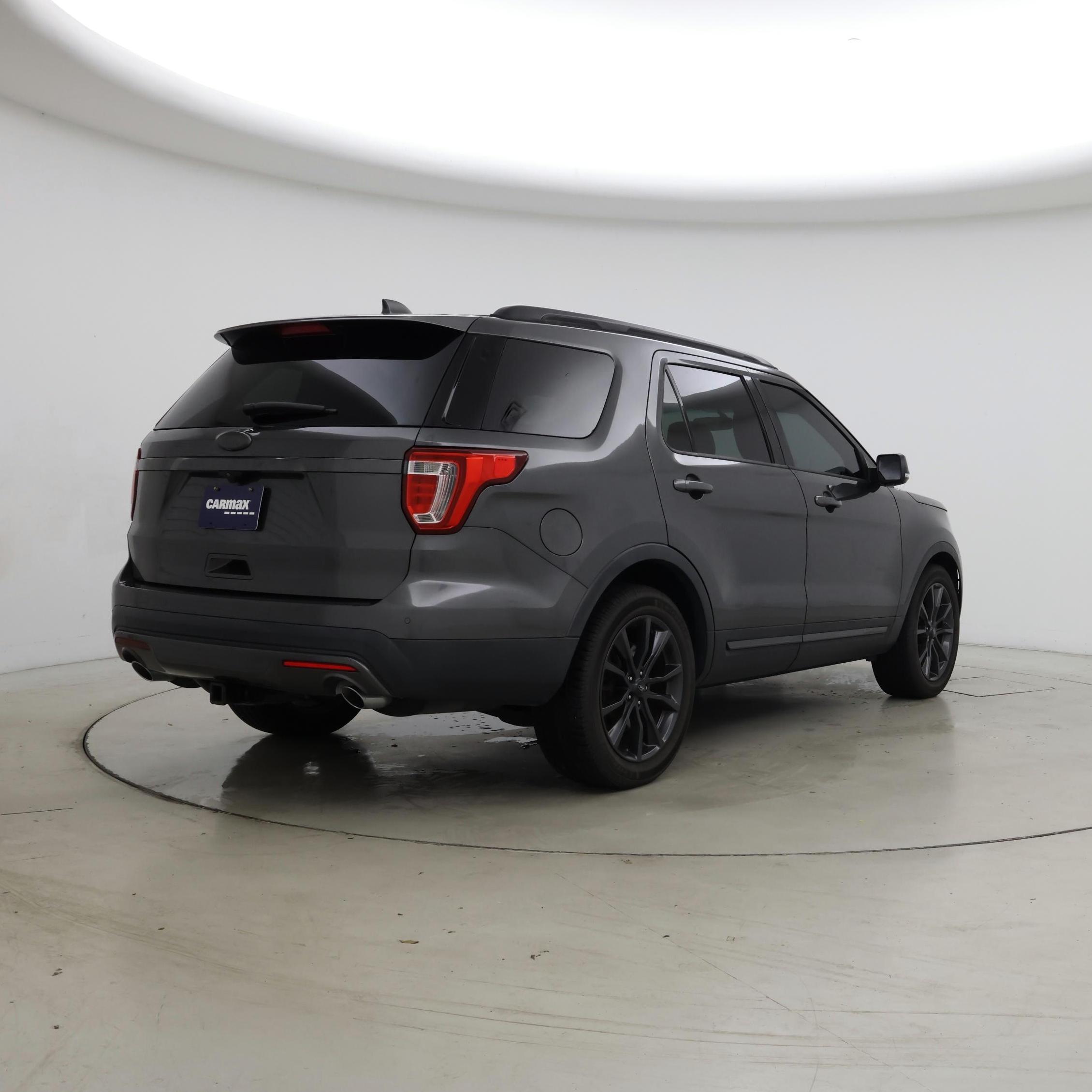 Thumbnail: 2017 Ford Explorer - 8