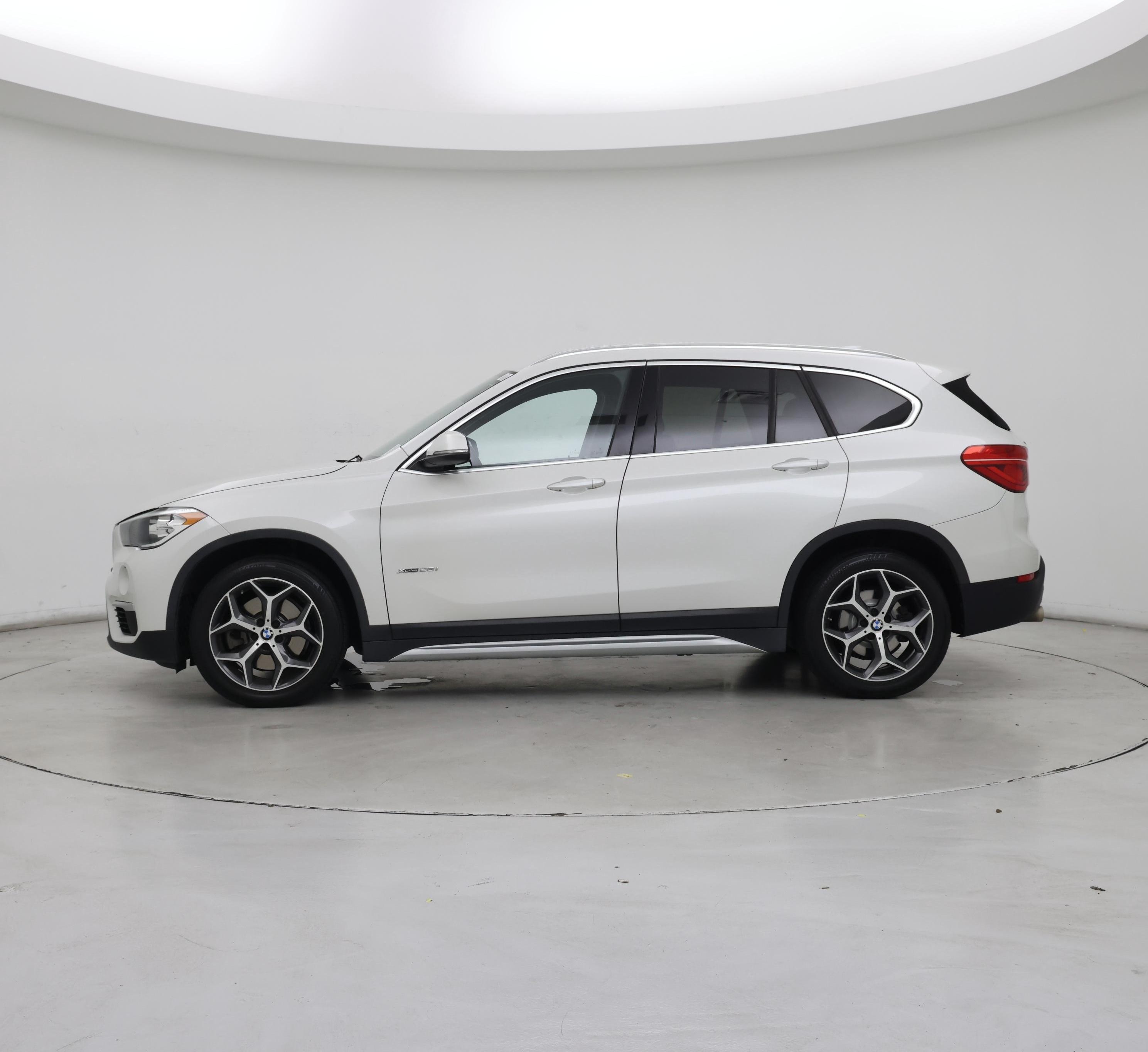 Thumbnail: 2018 BMW X1 - 3
