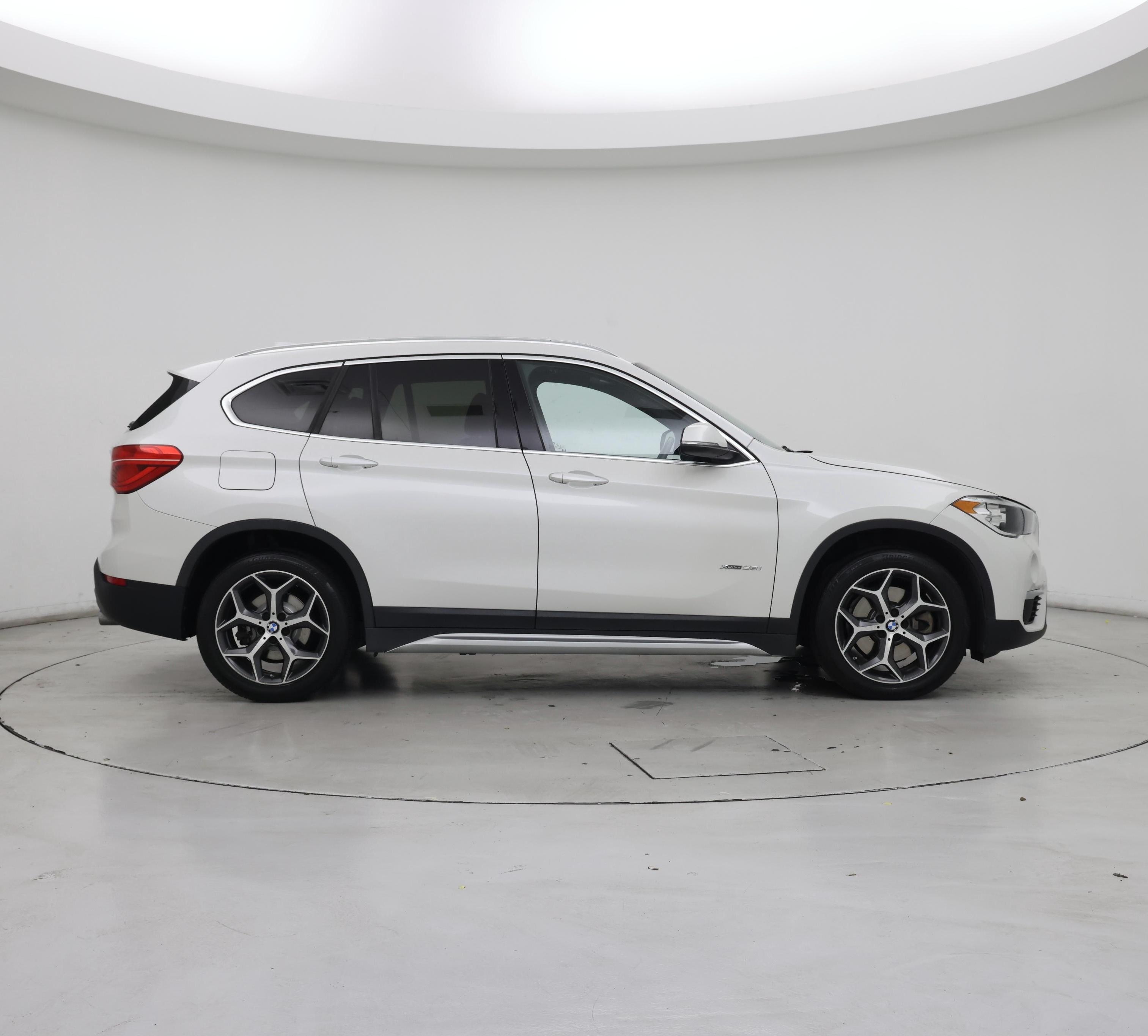 Thumbnail: 2018 BMW X1 - 7