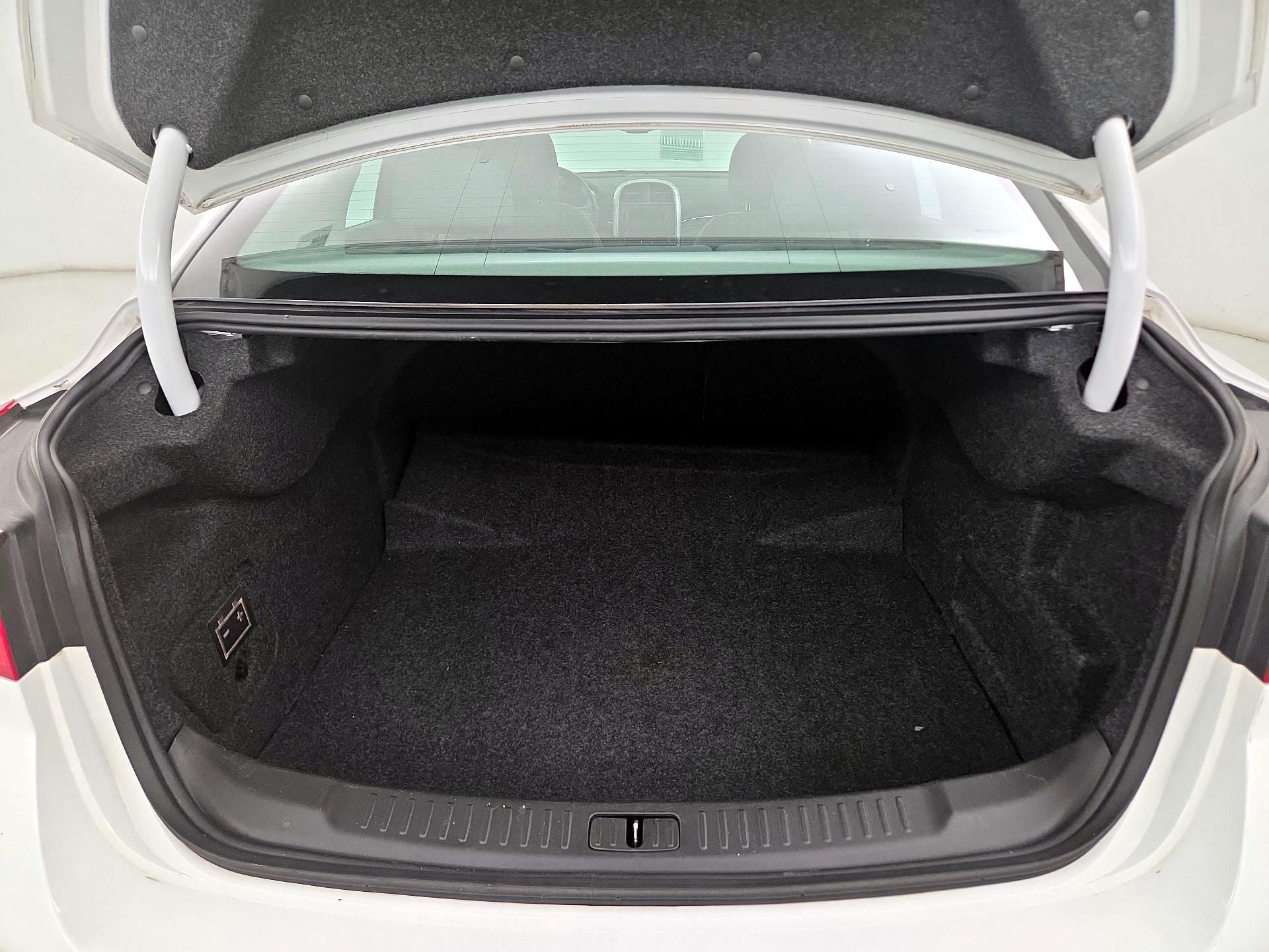 Thumbnail: 2015 Chevrolet Malibu - 19