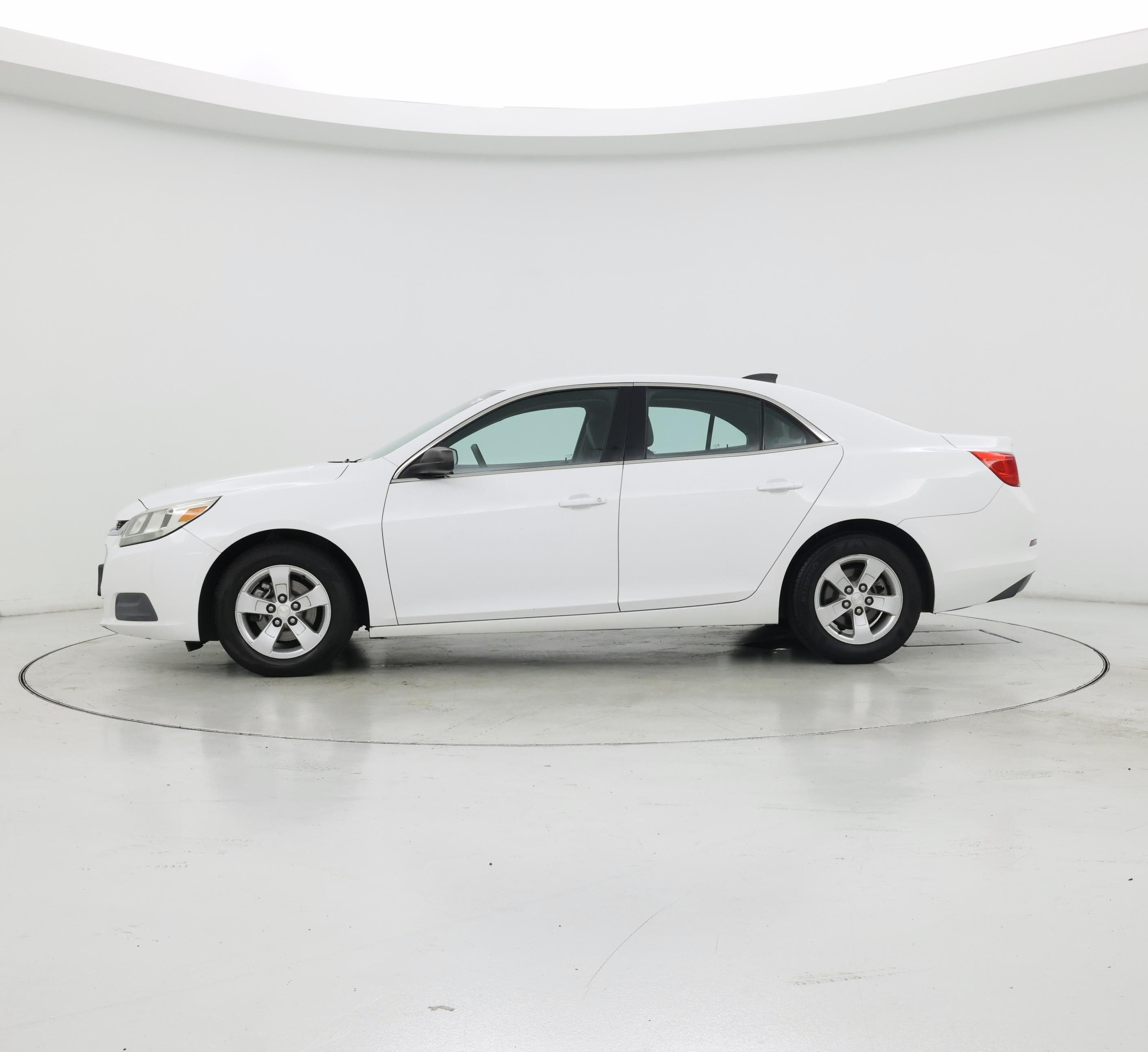 Thumbnail: 2015 Chevrolet Malibu - 3