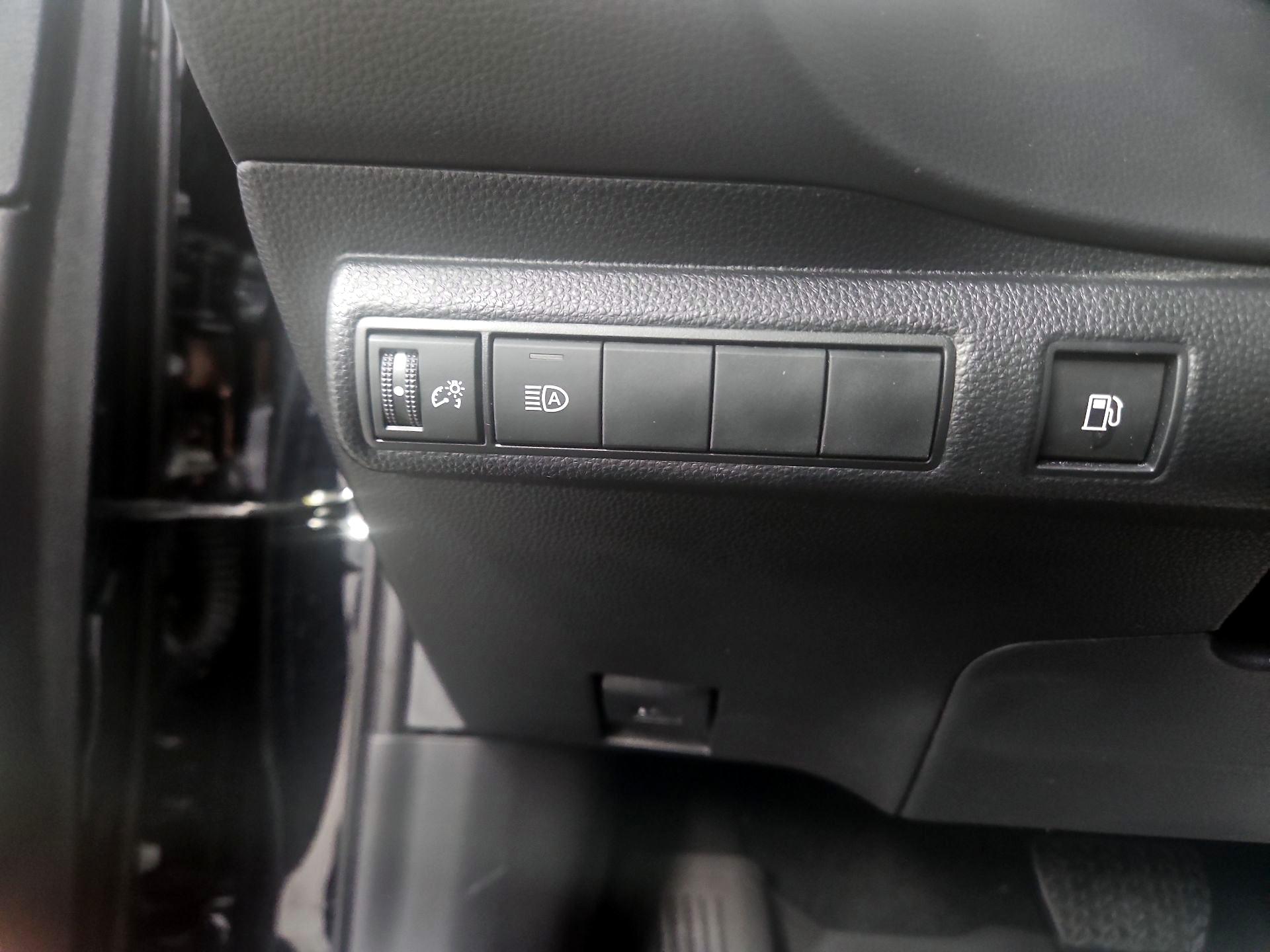 Thumbnail: 2025 Toyota Corolla - 13