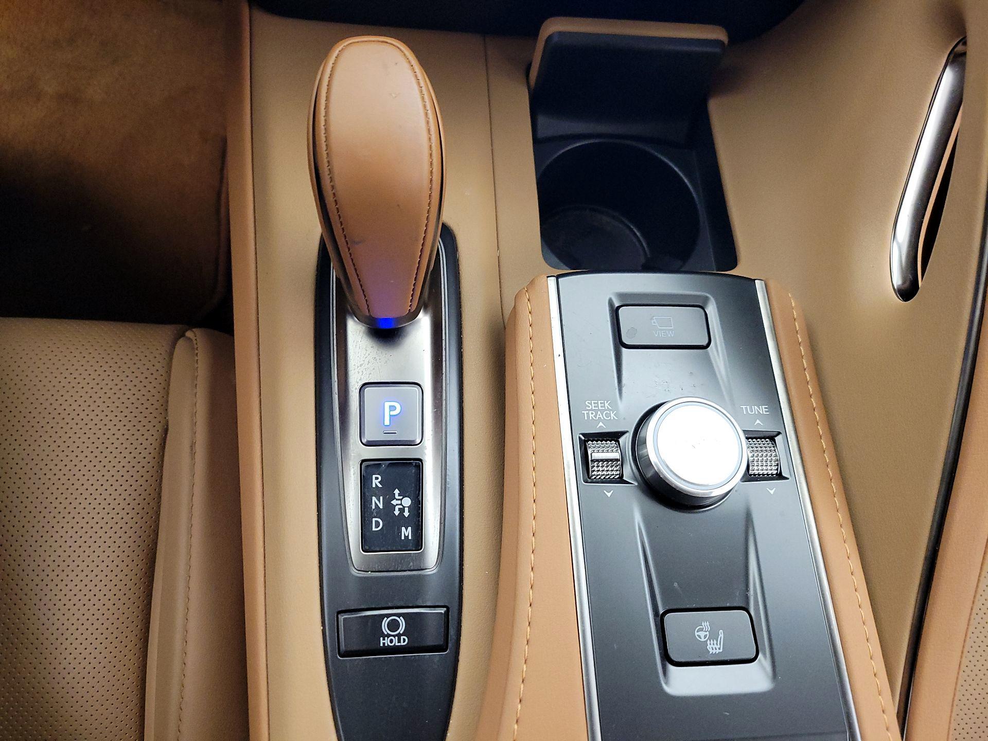 Thumbnail: 2025 Lexus LC - 18