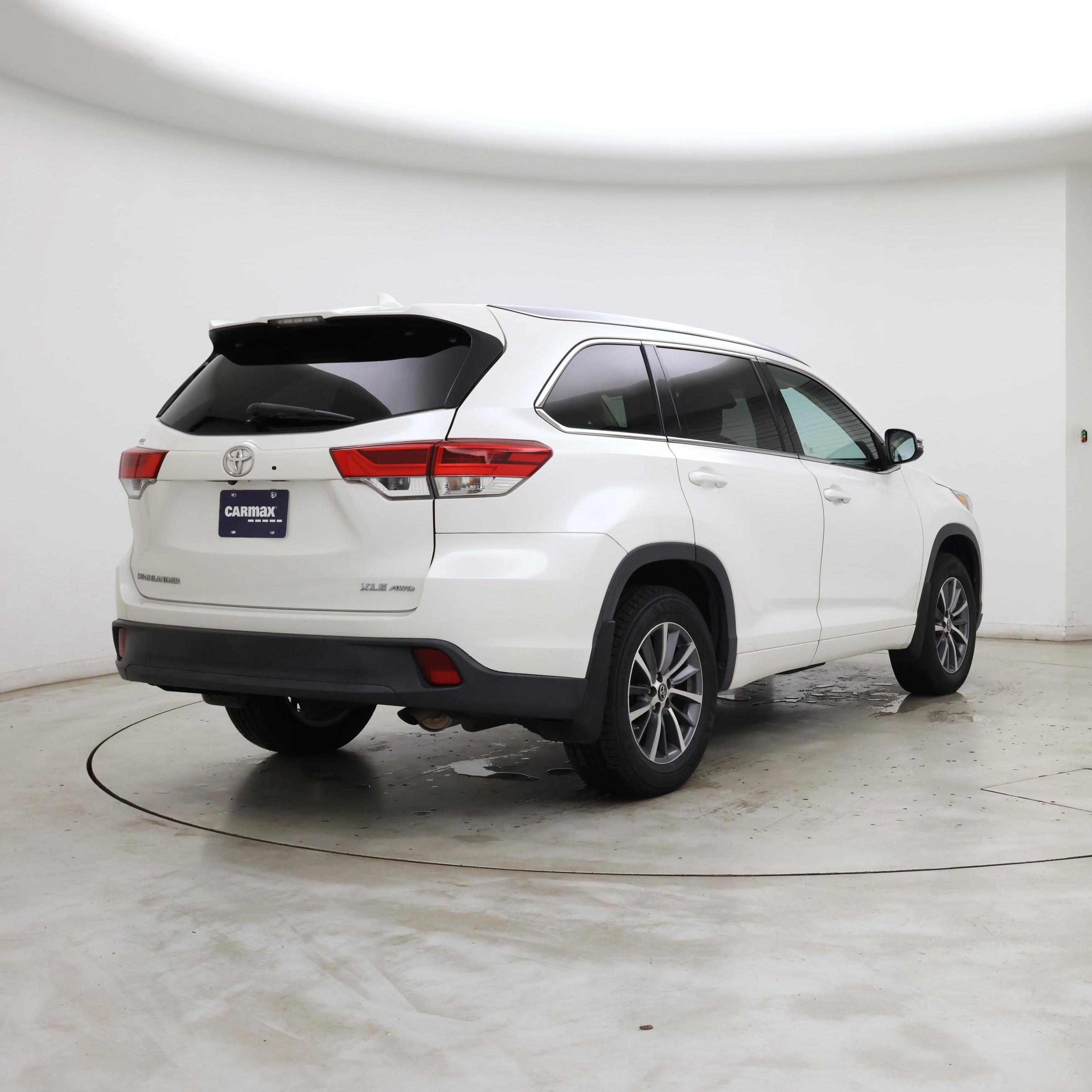 Thumbnail: 2018 Toyota Highlander - 8