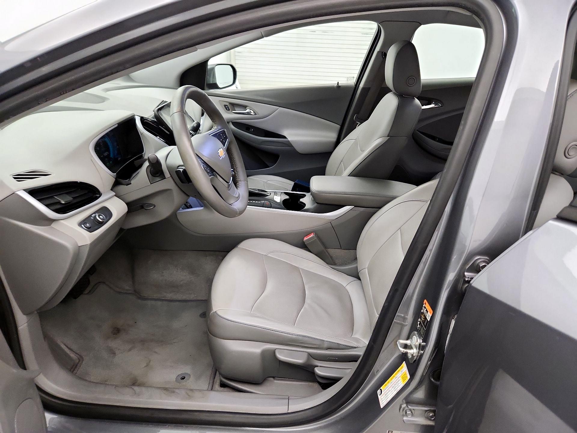 Thumbnail: 2018 Chevrolet Volt - 11