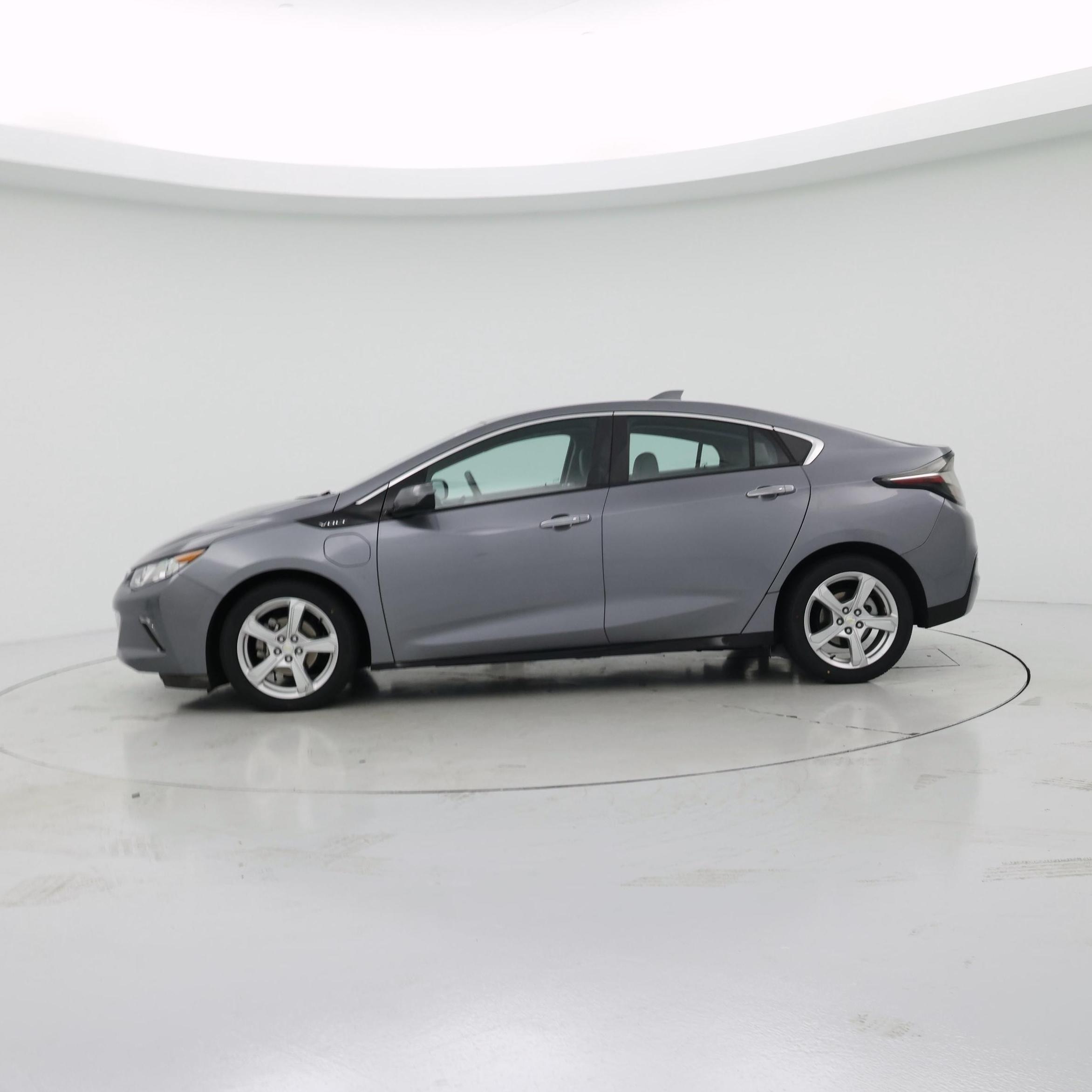 Thumbnail: 2018 Chevrolet Volt - 3