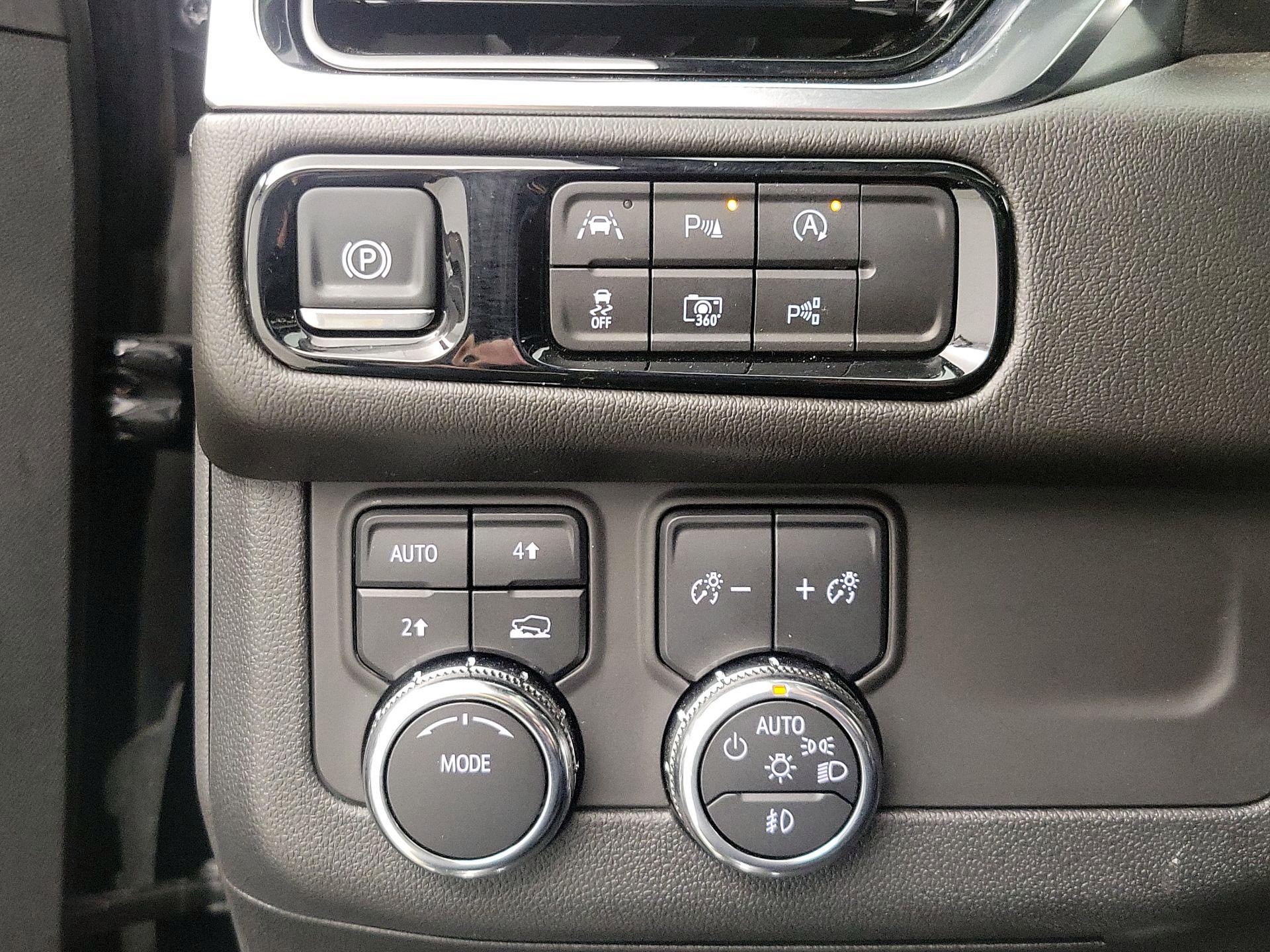 Thumbnail: 2025 GMC Yukon XL - 13