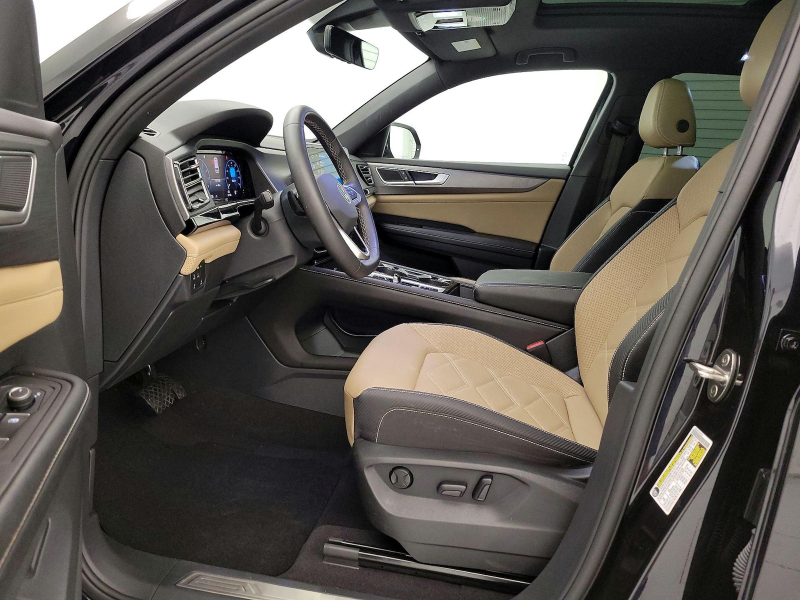 2024 Volkswagen Atlas Cross Sport SE w/Tech - Photo 12
