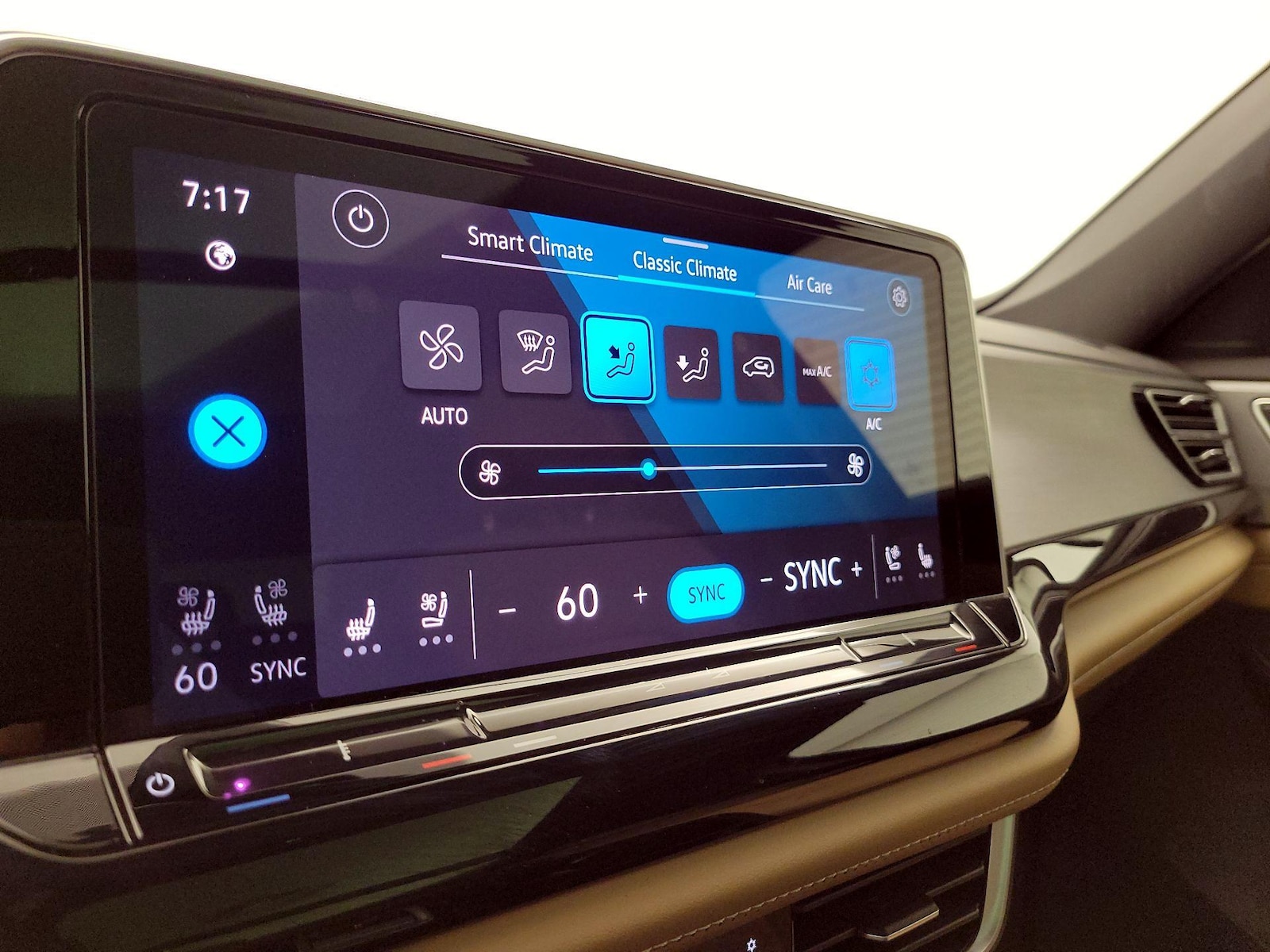 2024 Volkswagen Atlas Cross Sport SE w/Tech - Photo 17