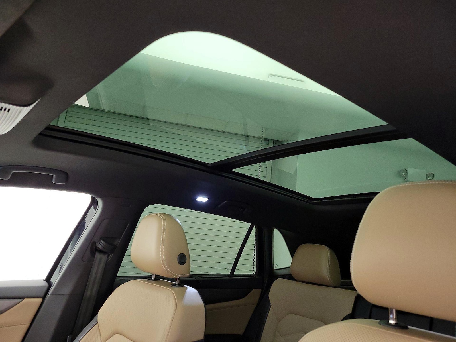 2024 Volkswagen Atlas Cross Sport SE w/Tech - Photo 20