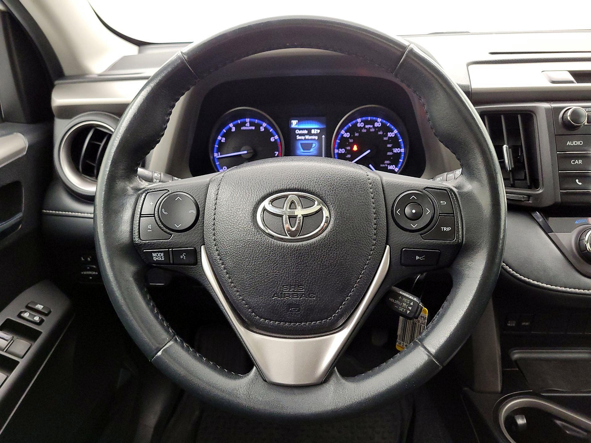 Thumbnail: 2018 Toyota RAV4 - 10