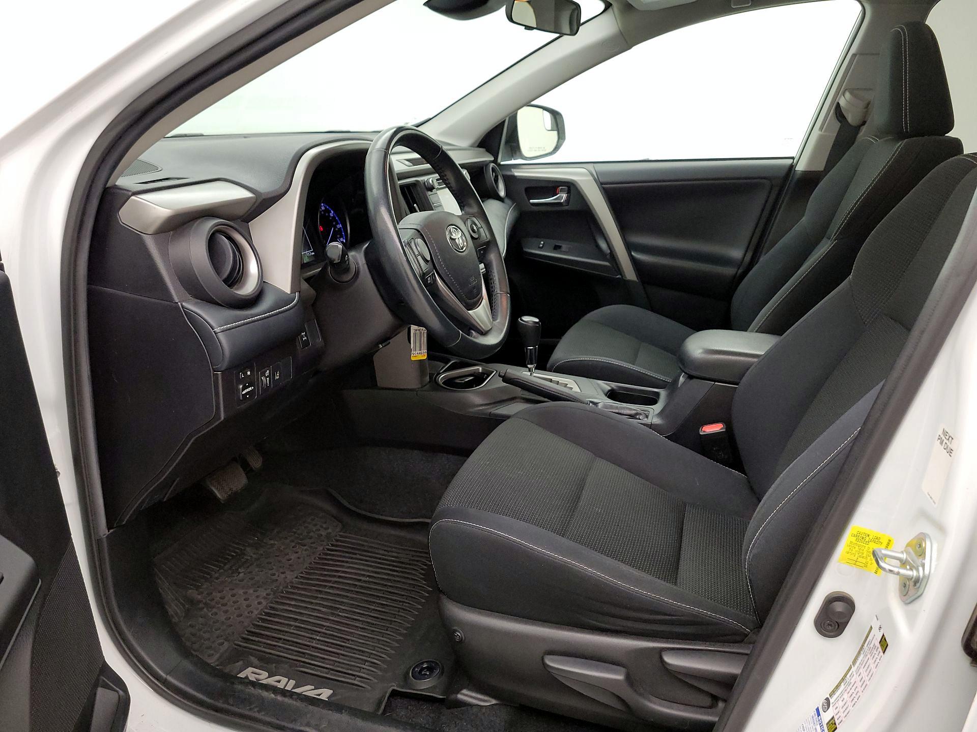 Thumbnail: 2018 Toyota RAV4 - 11