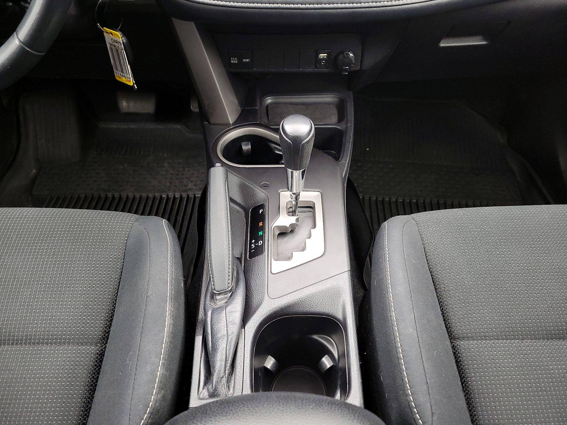 Thumbnail: 2018 Toyota RAV4 - 17