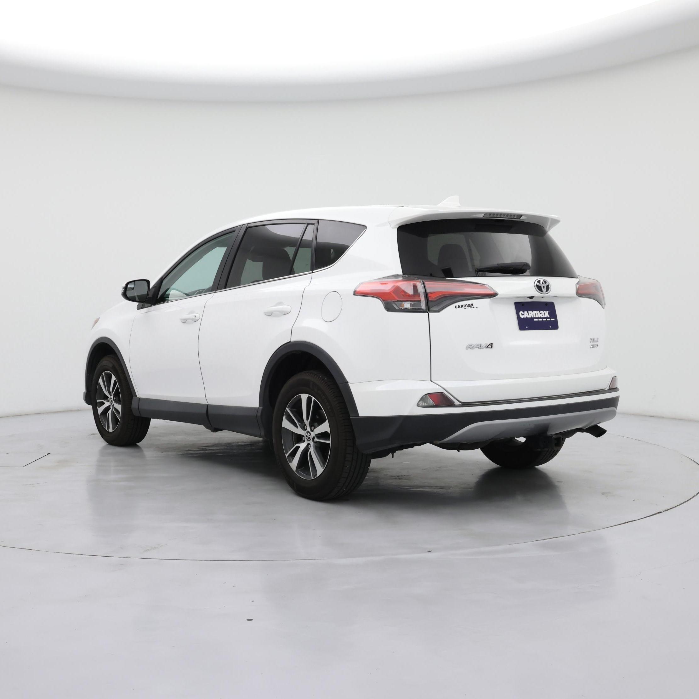 Thumbnail: 2018 Toyota RAV4 - 2