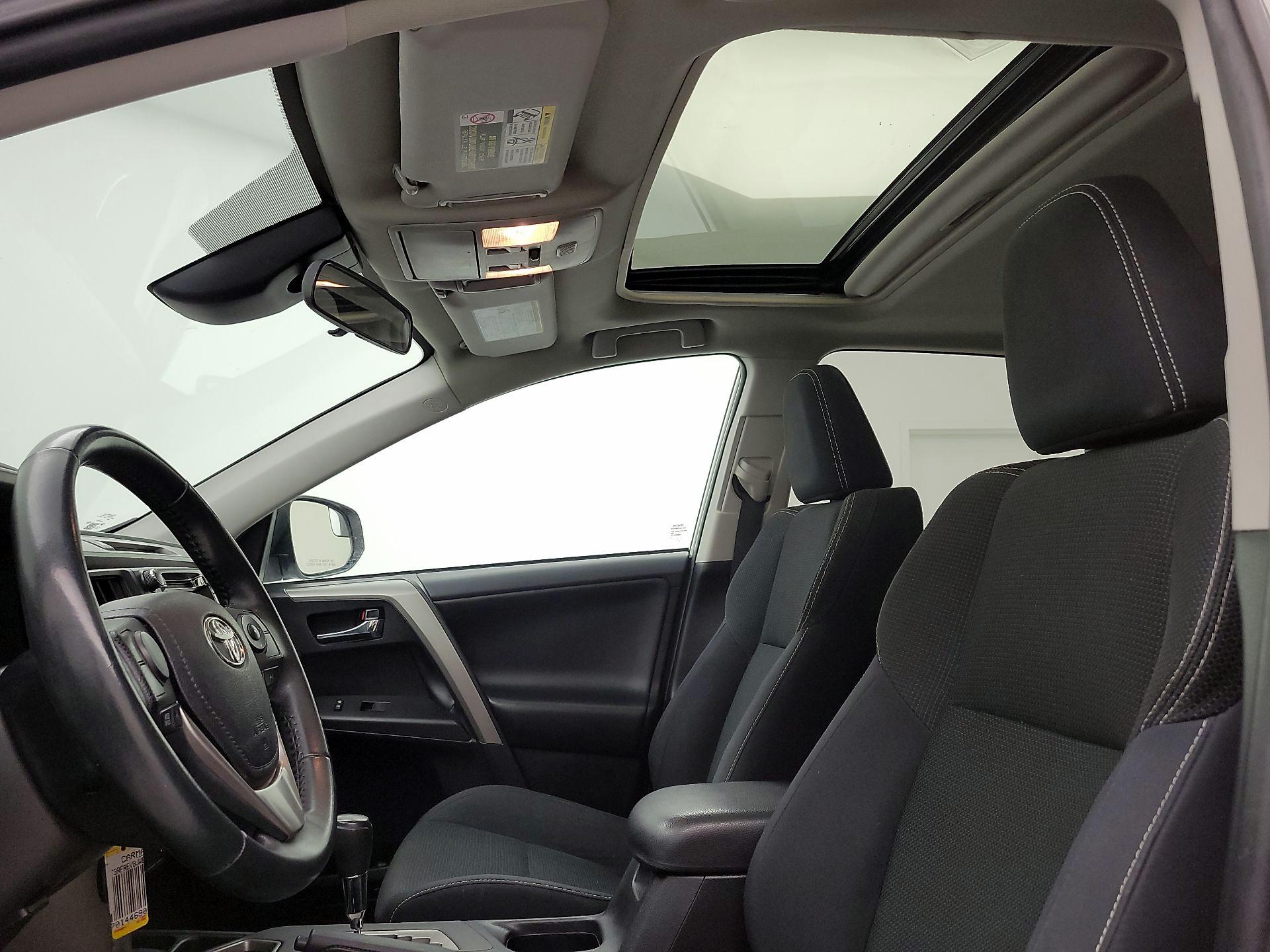 Thumbnail: 2018 Toyota RAV4 - 19