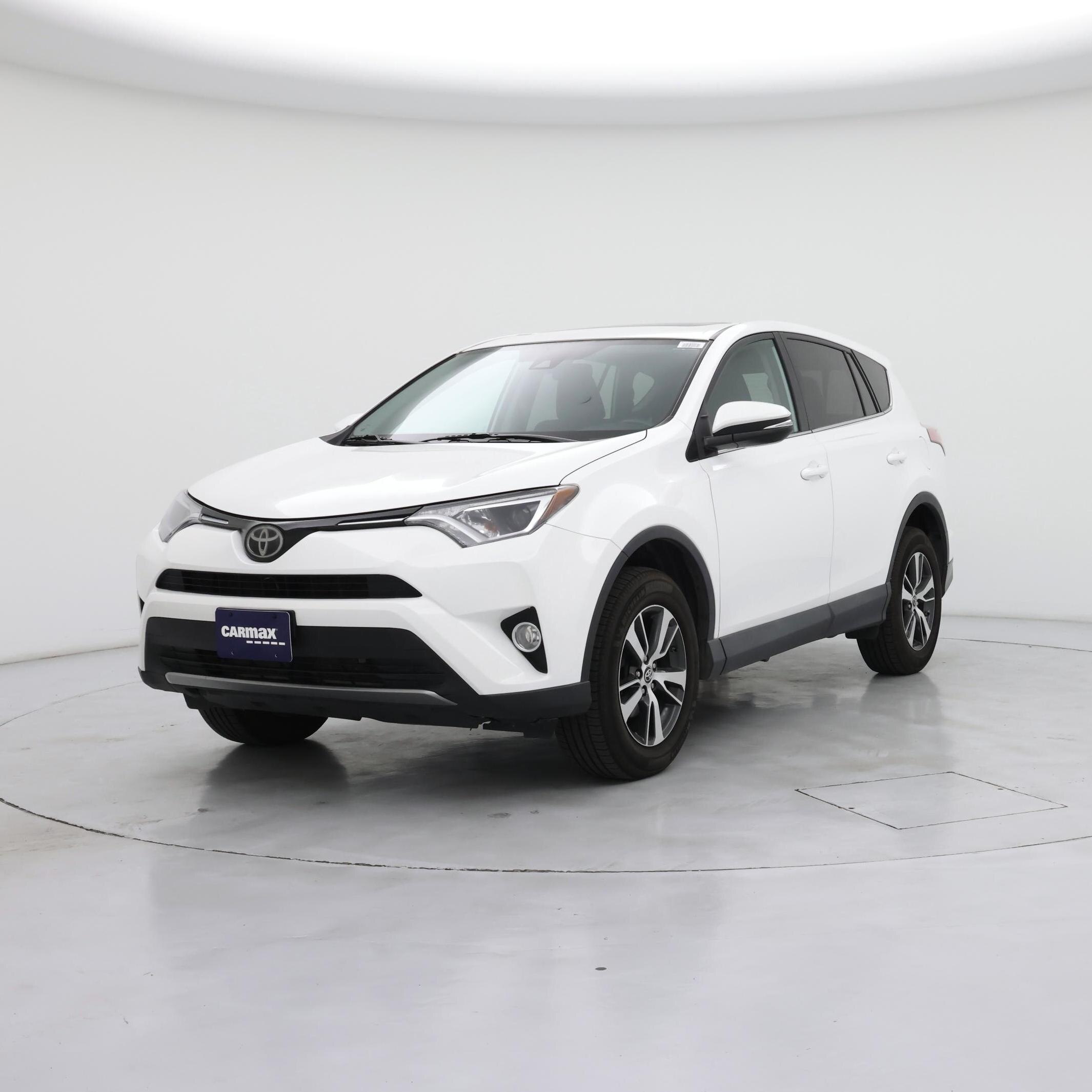 Thumbnail: 2018 Toyota RAV4 - 4