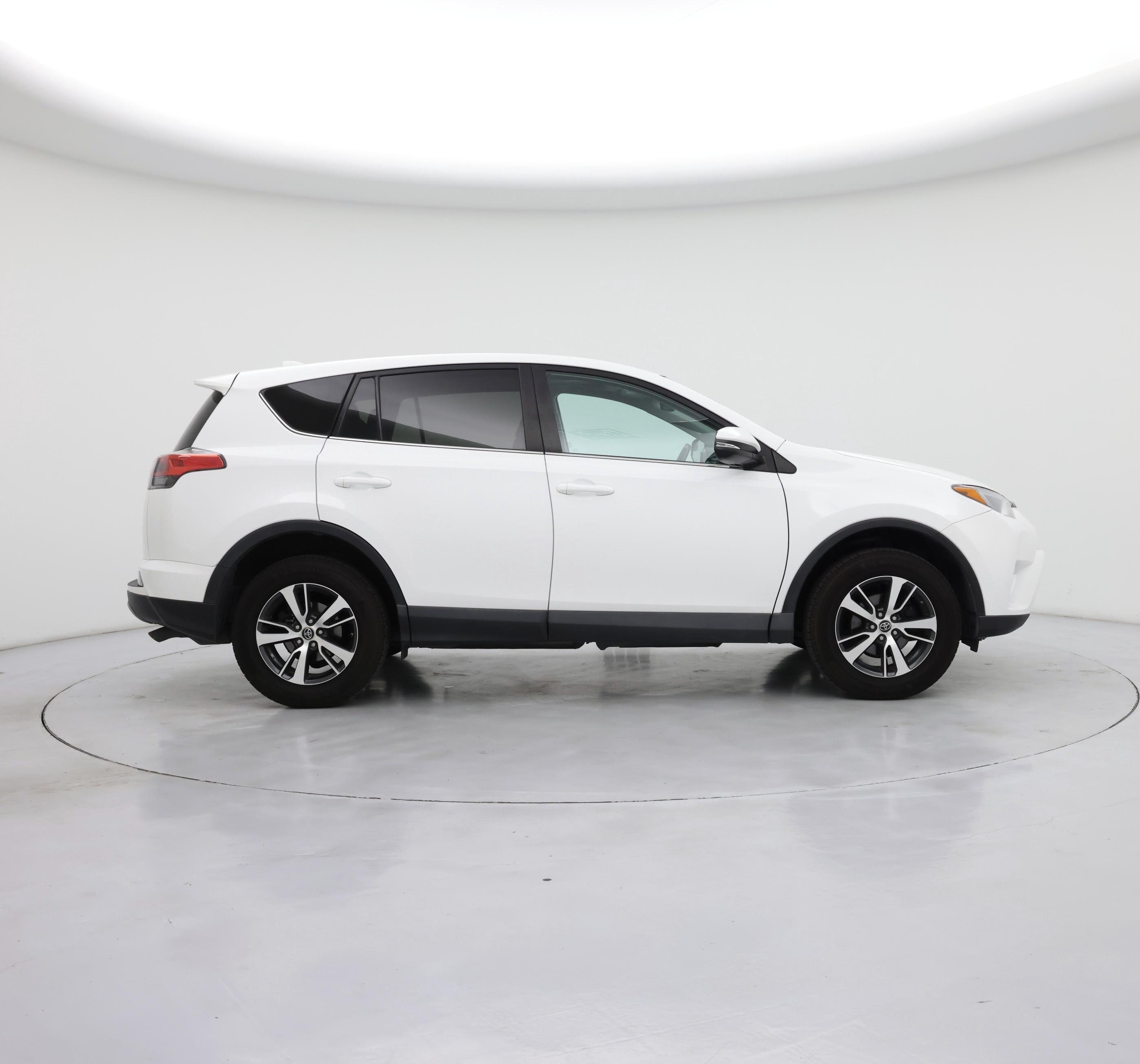 Thumbnail: 2018 Toyota RAV4 - 7