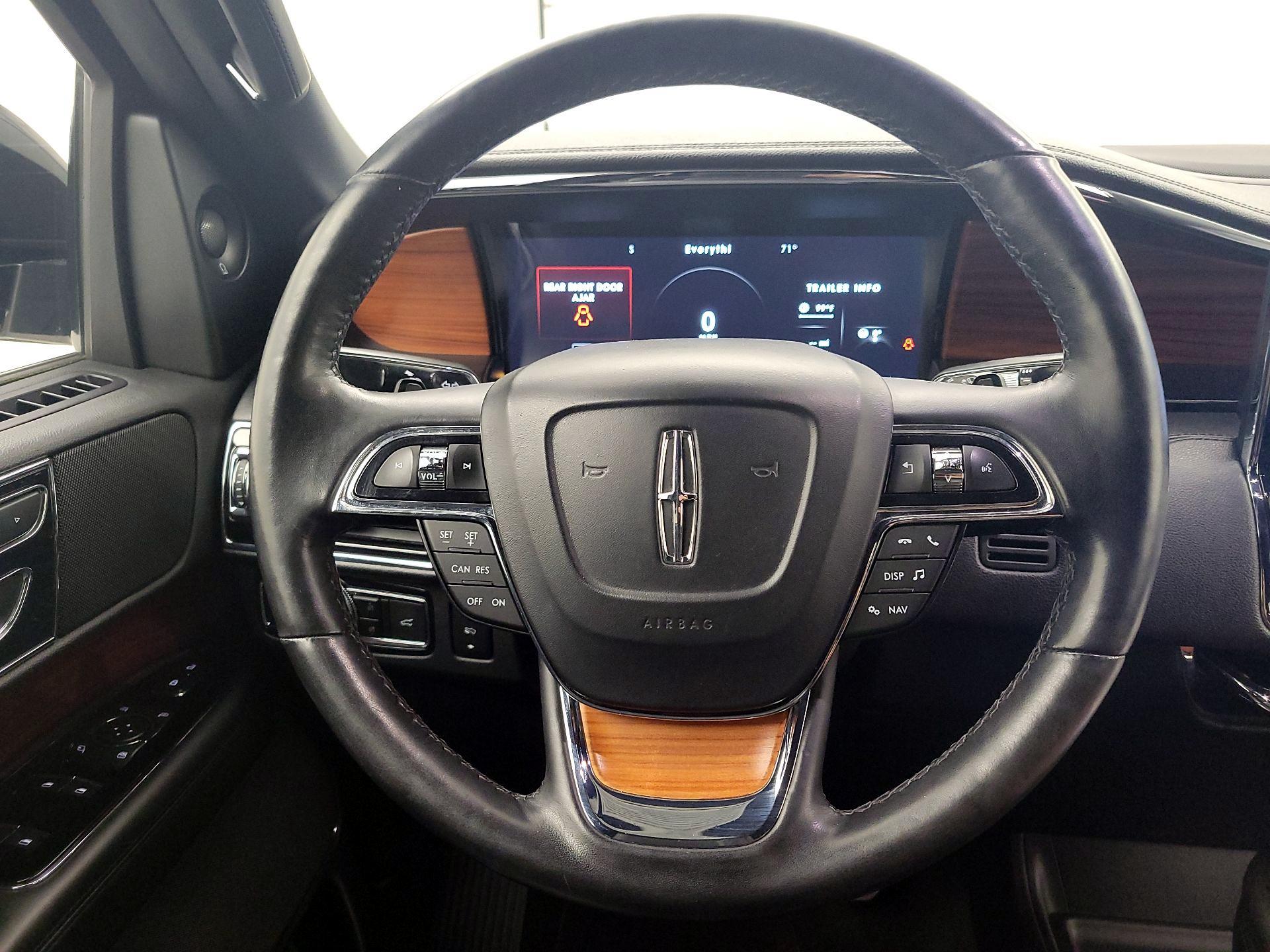 Thumbnail: 2019 Lincoln Navigator L - 10