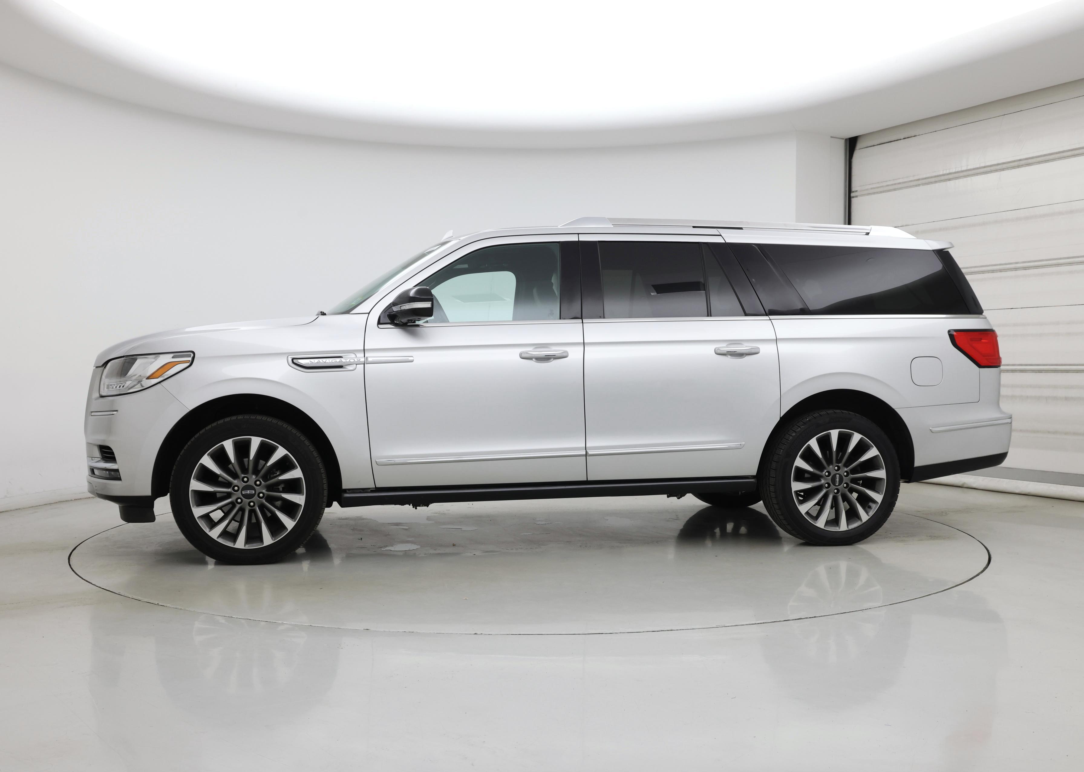 Thumbnail: 2019 Lincoln Navigator L - 3