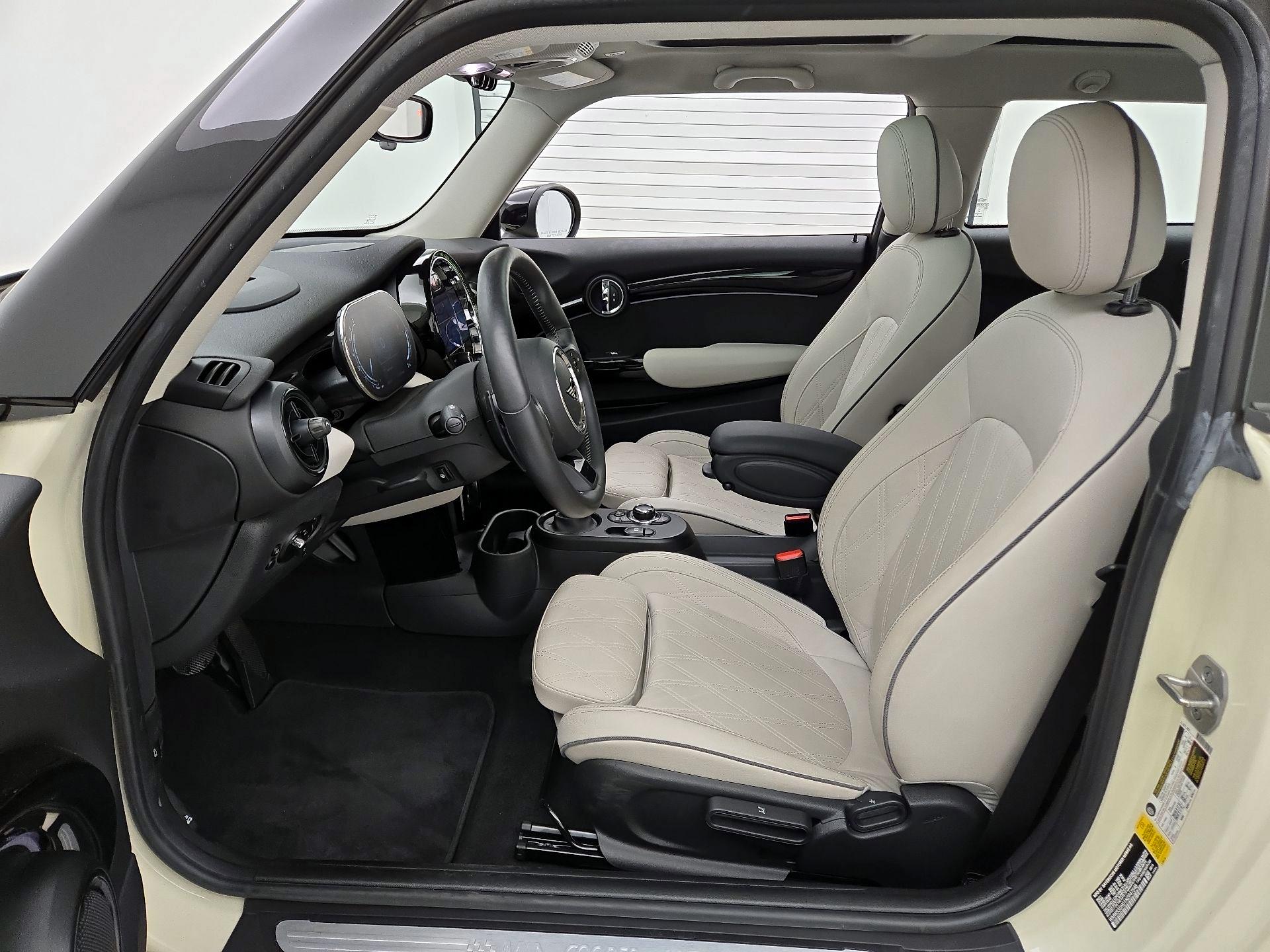 Thumbnail: 2022 MINI Cooper Hardtop - 11