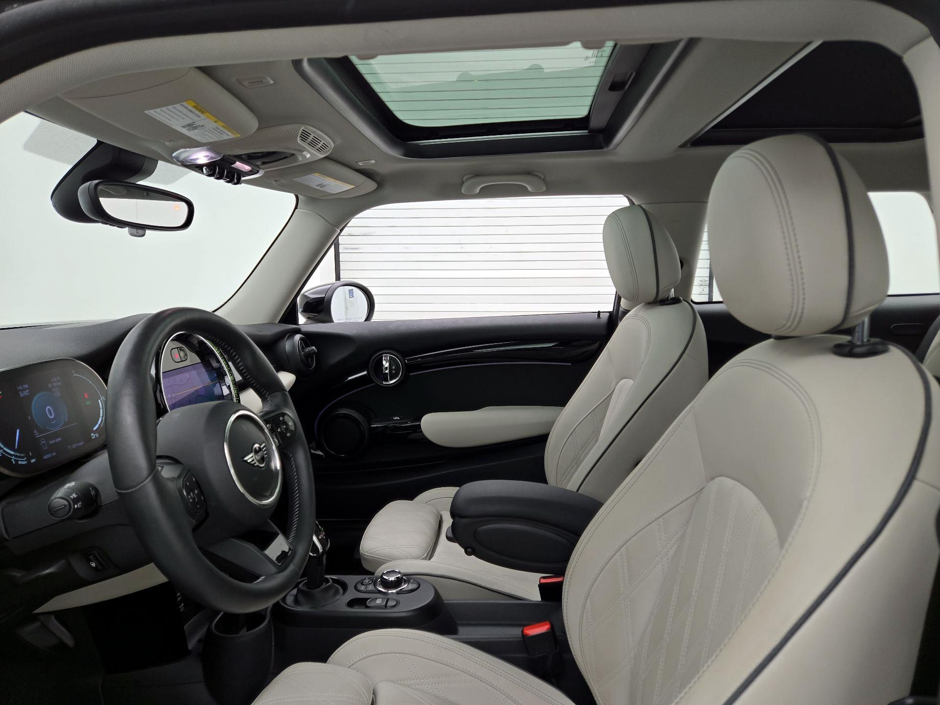 Thumbnail: 2022 MINI Cooper Hardtop - 20
