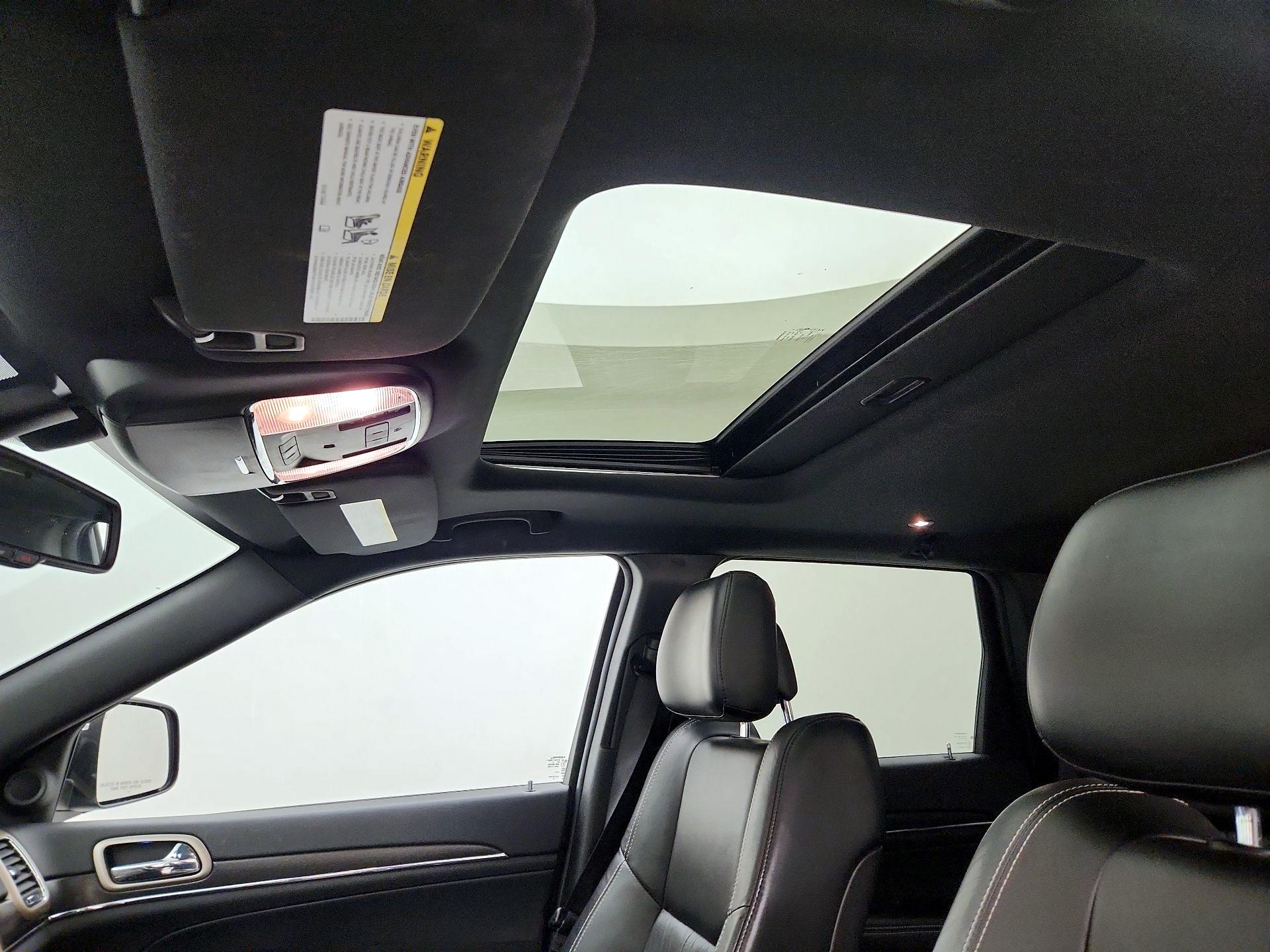 Thumbnail: 2016 Jeep Grand Cherokee - 20