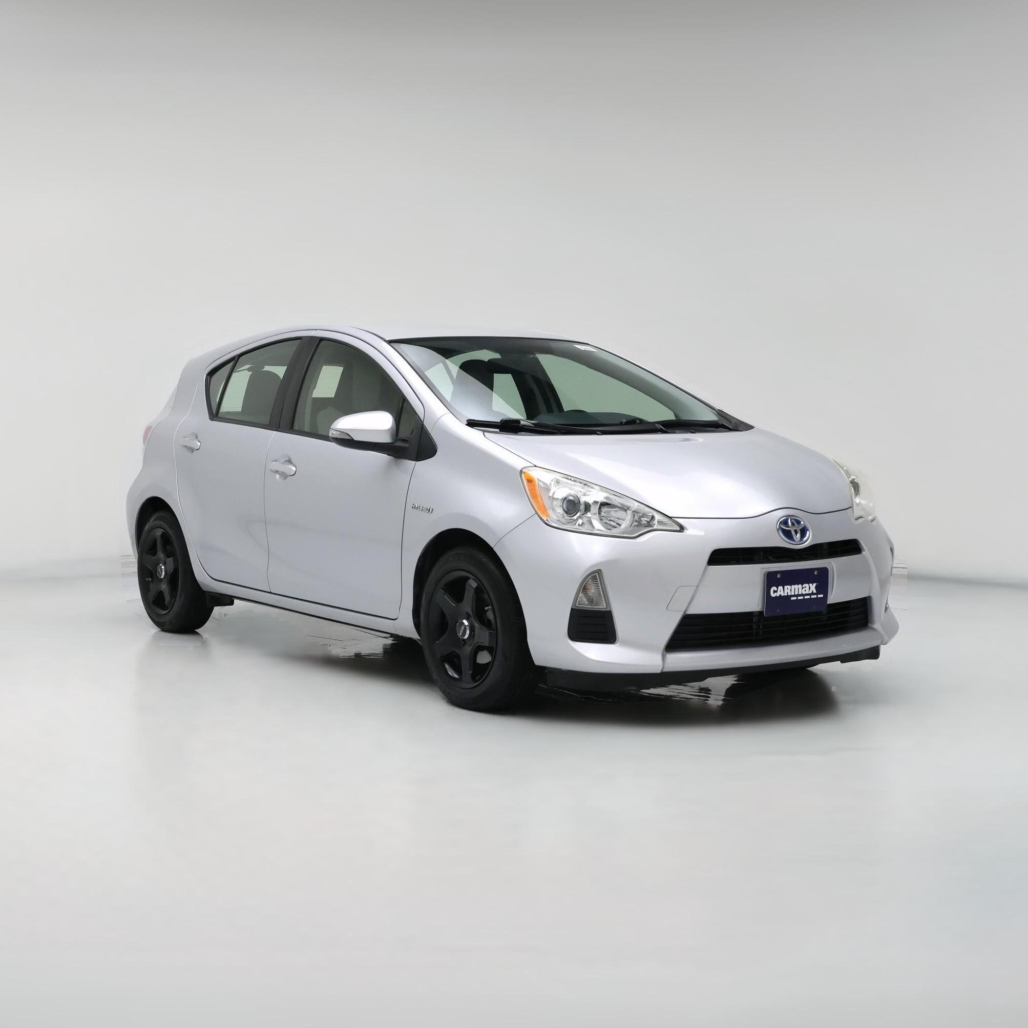 Thumbnail: 2014 Toyota Prius c - 1