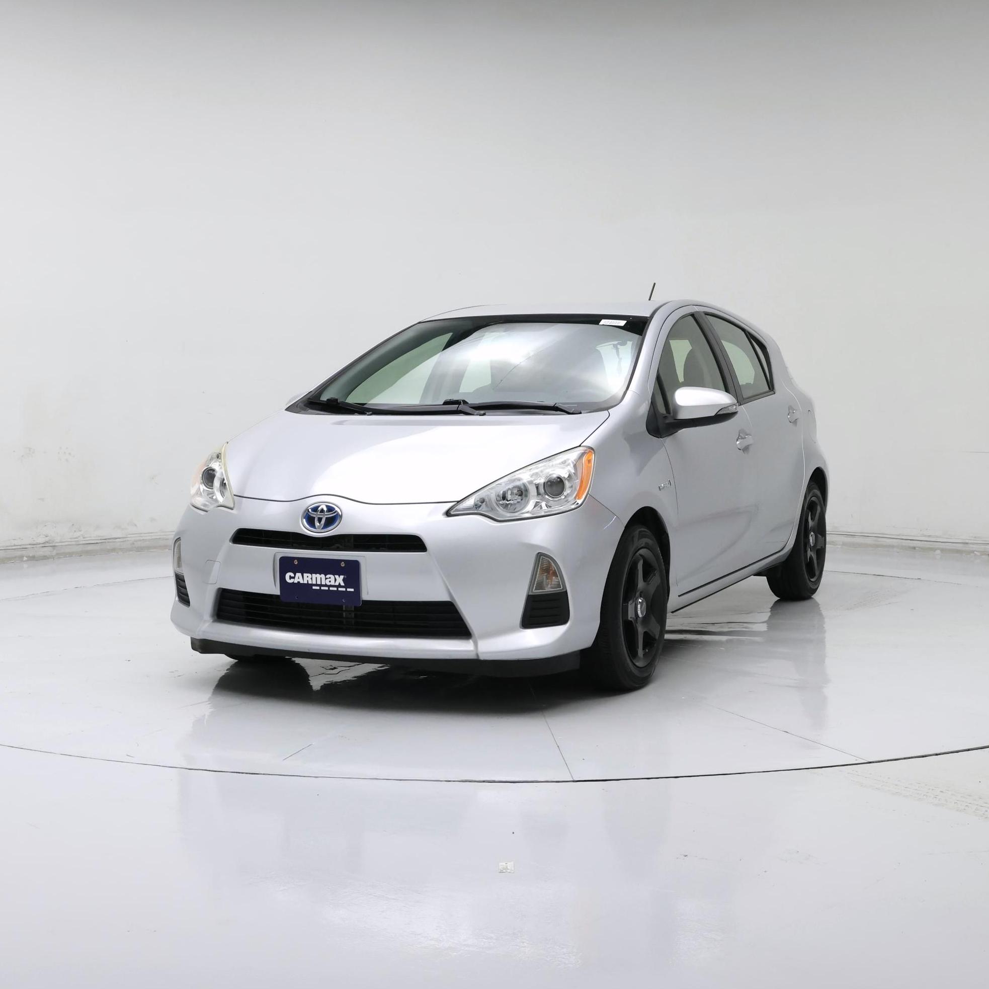 Thumbnail: 2014 Toyota Prius c - 4