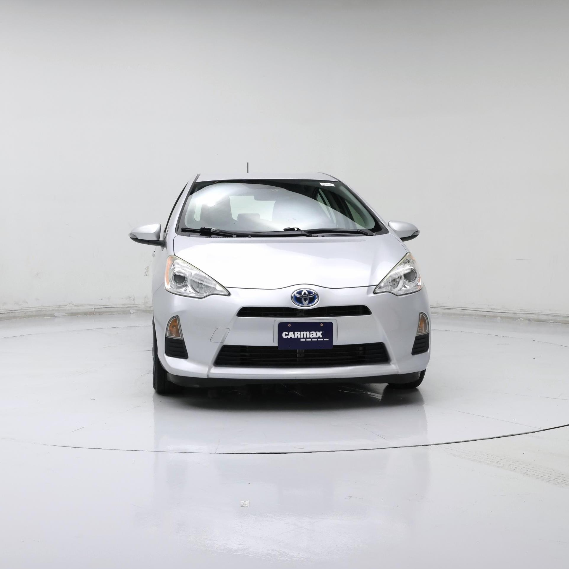 Thumbnail: 2014 Toyota Prius c - 5