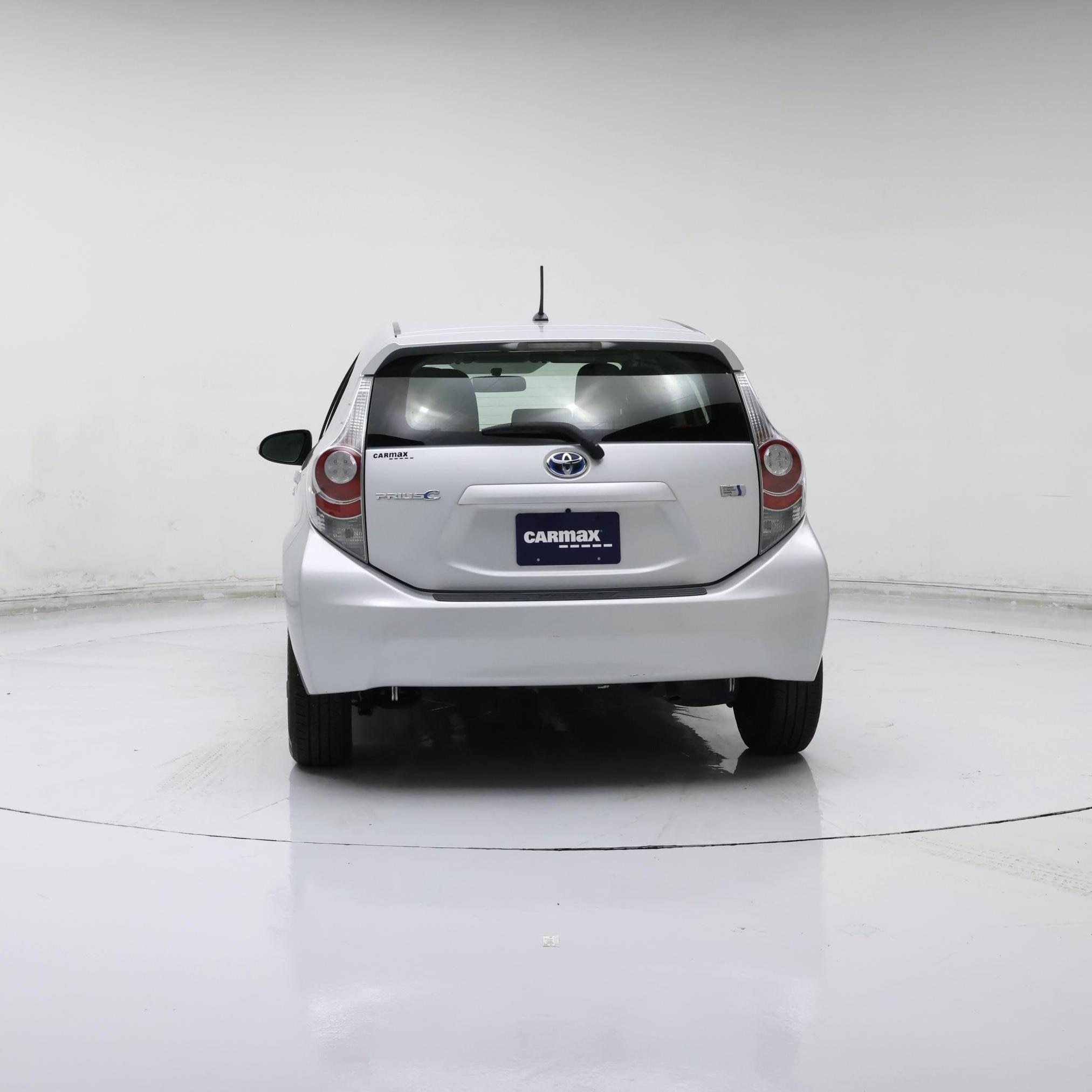 Thumbnail: 2014 Toyota Prius c - 6