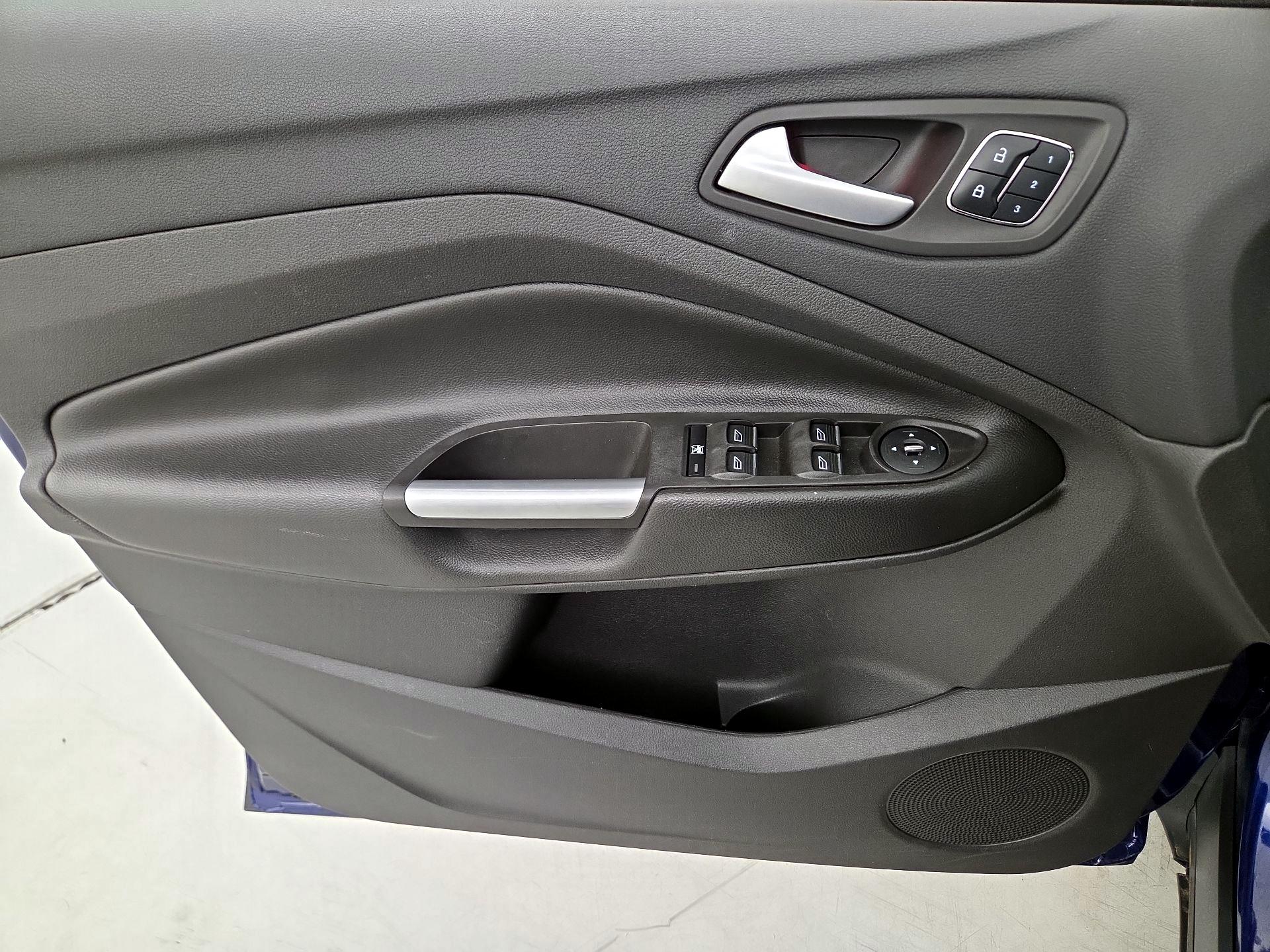 Thumbnail: 2016 Ford Escape - 12