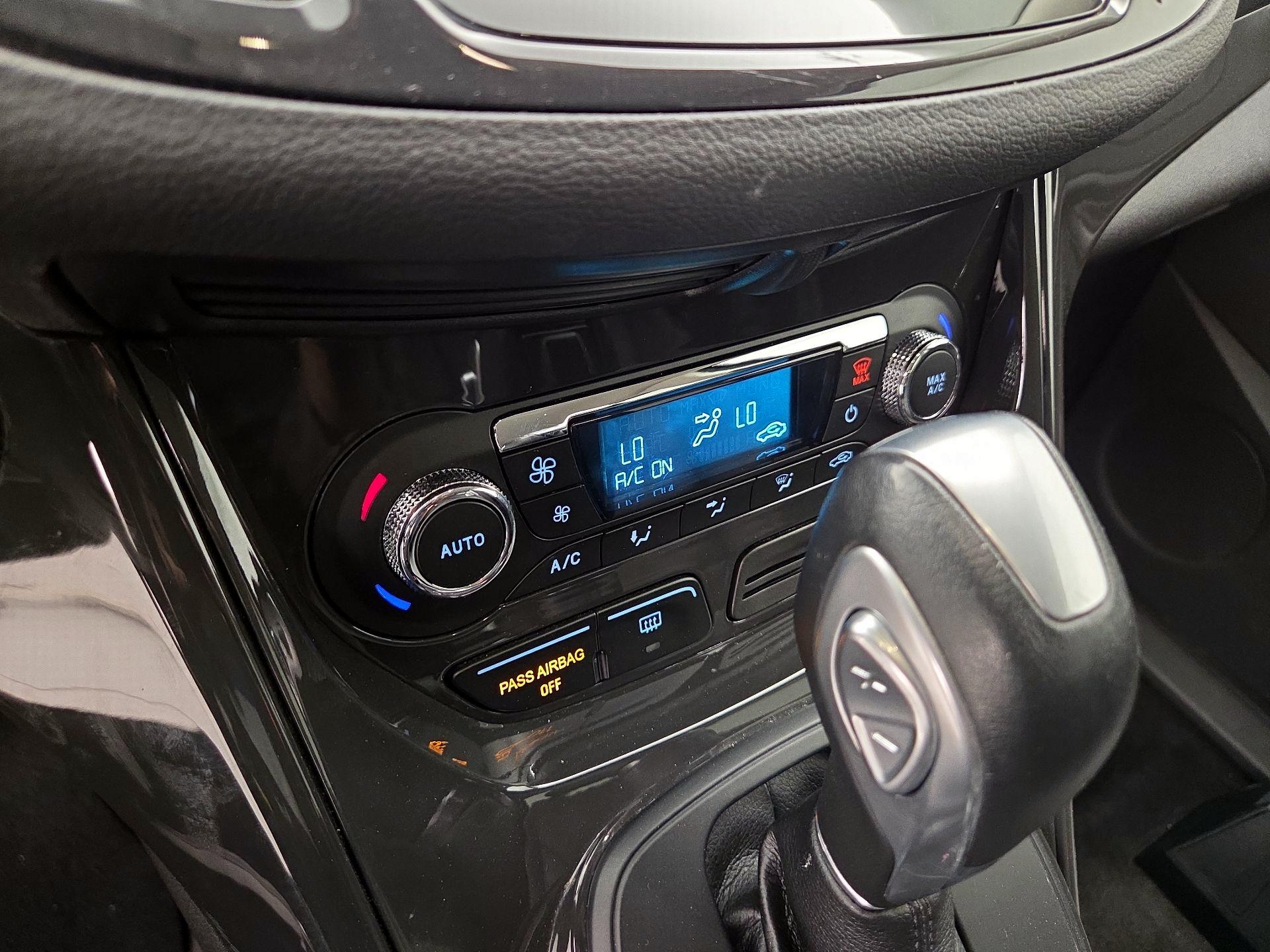 Thumbnail: 2016 Ford Escape - 17