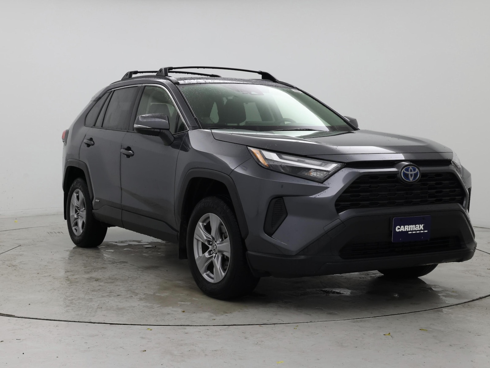 2024 Toyota RAV4 XLE - Photo 2