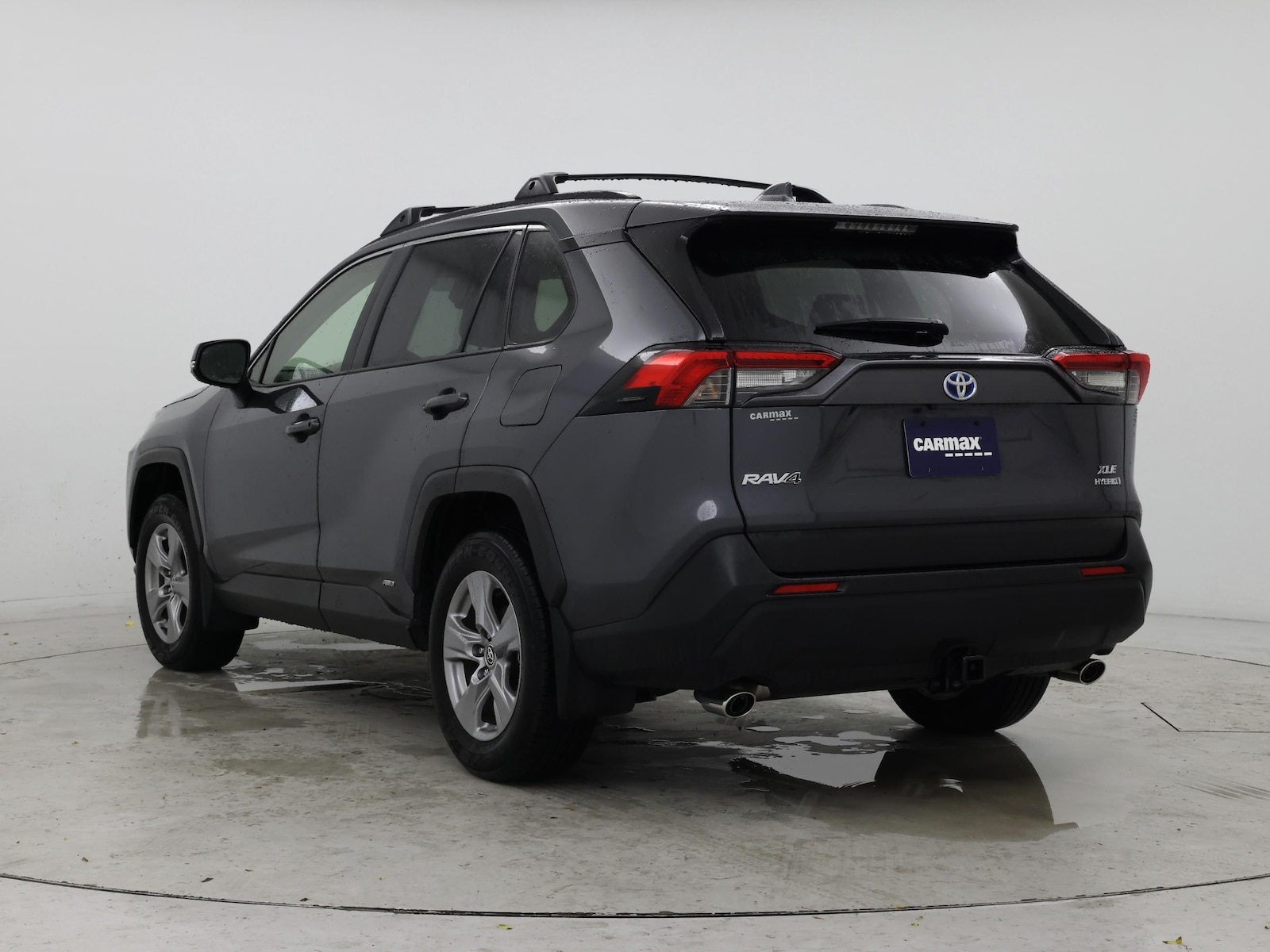 2024 Toyota RAV4 XLE - Photo 3