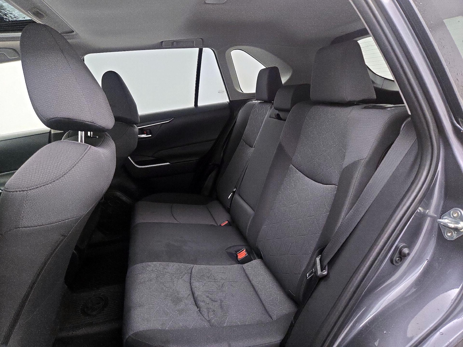 2024 Toyota RAV4 XLE - Photo 22