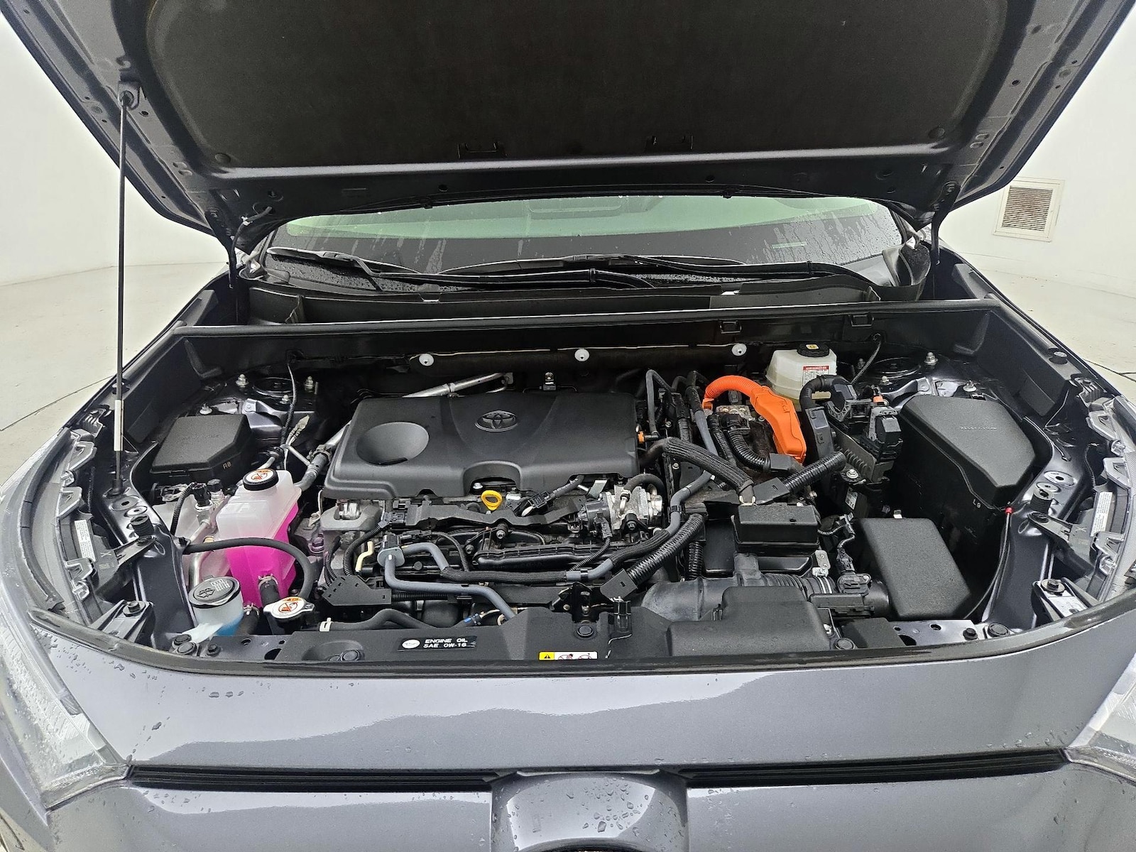 2024 Toyota RAV4 XLE - Photo 24