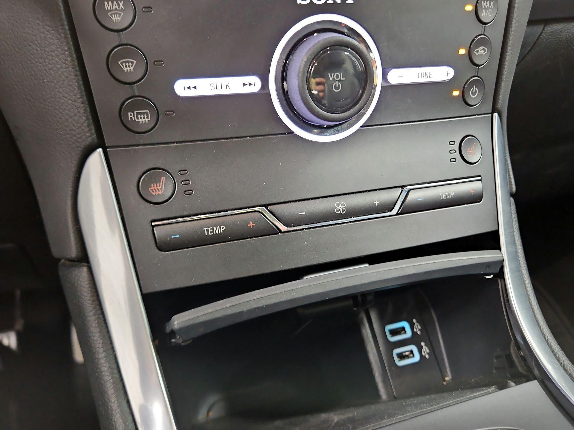 Thumbnail: 2016 Ford Edge - 17