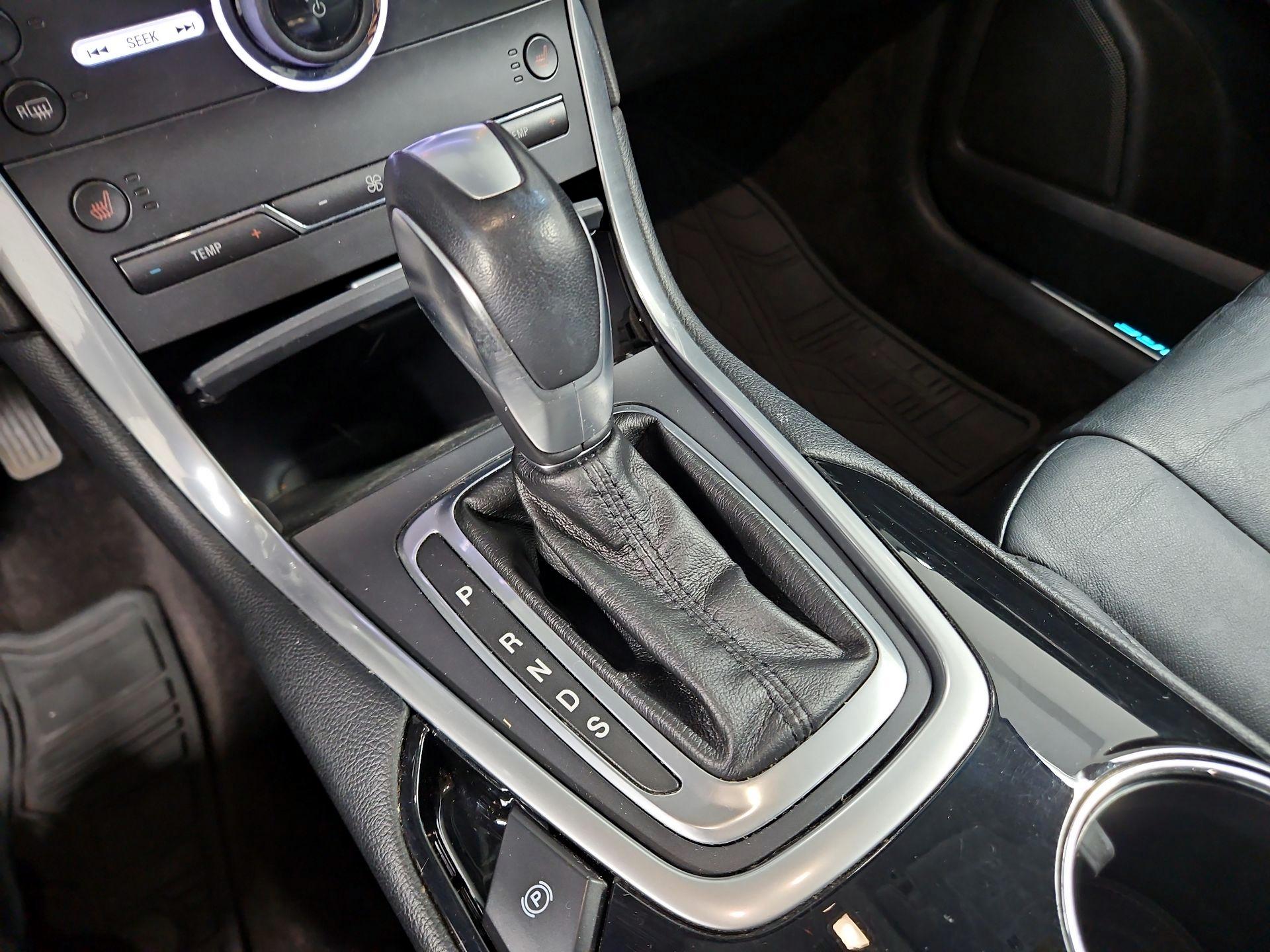Thumbnail: 2016 Ford Edge - 18