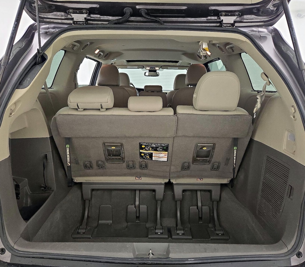 Trunk/Cargo (Seats Up)