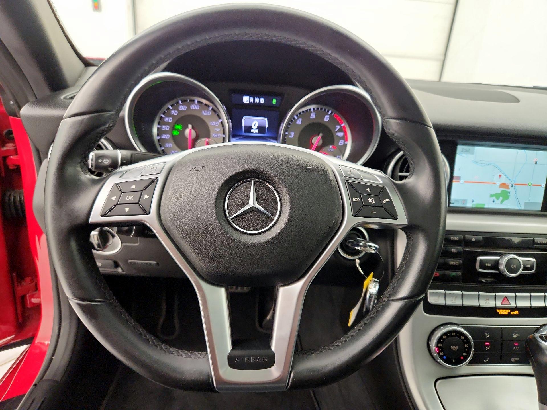 Thumbnail: 2015 Mercedes-Benz SLK - 10