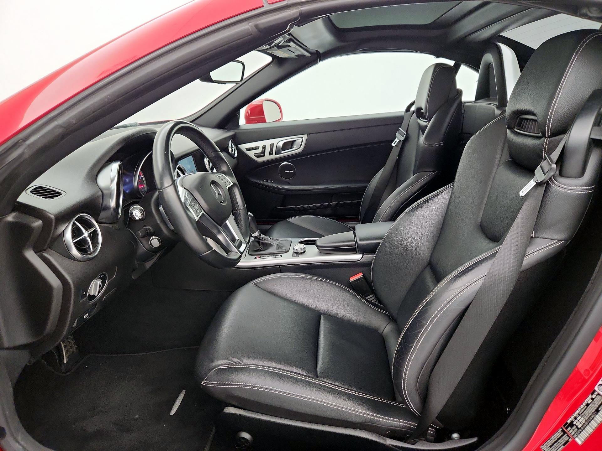 Thumbnail: 2015 Mercedes-Benz SLK - 11
