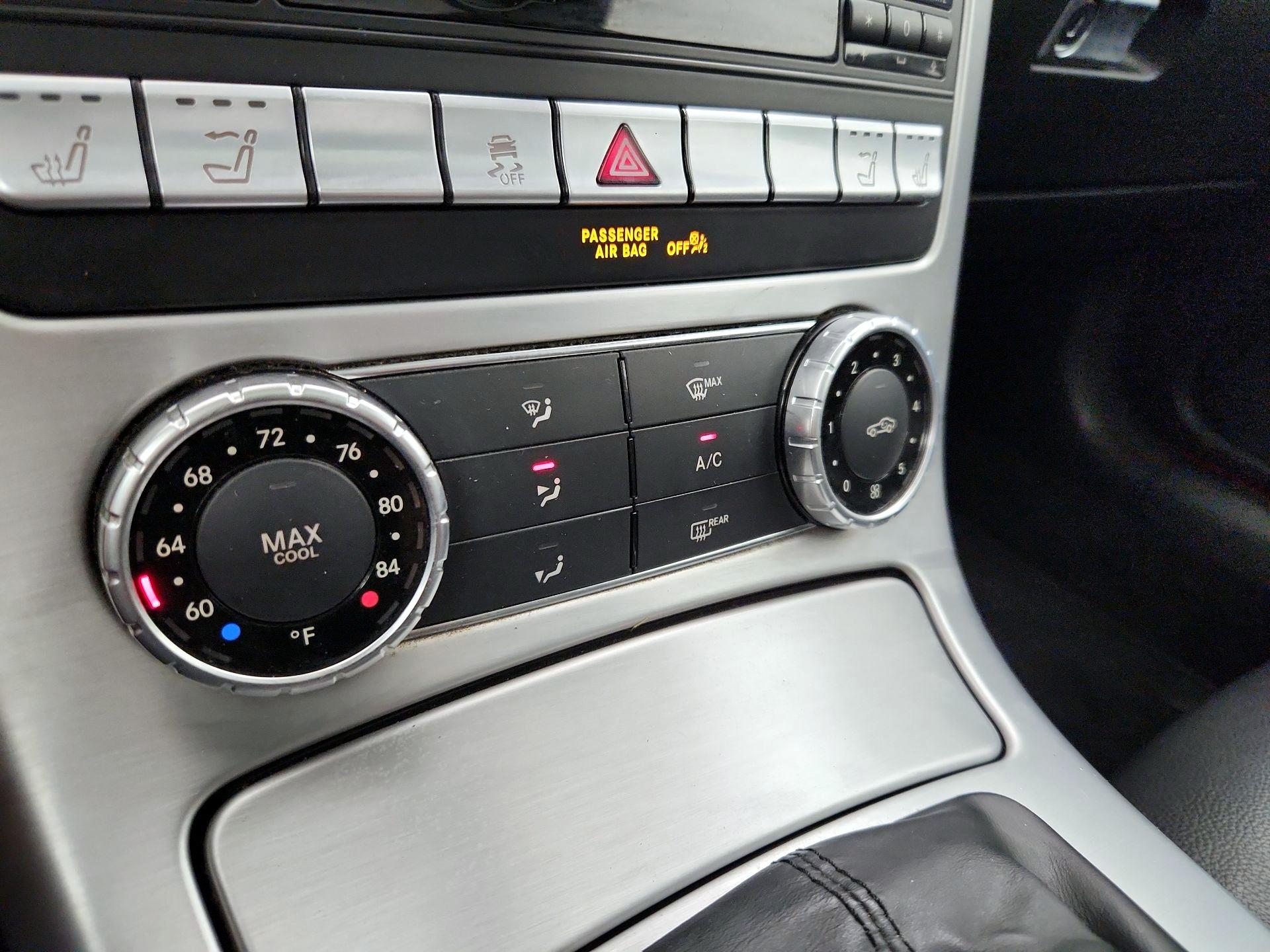 Thumbnail: 2015 Mercedes-Benz SLK - 16