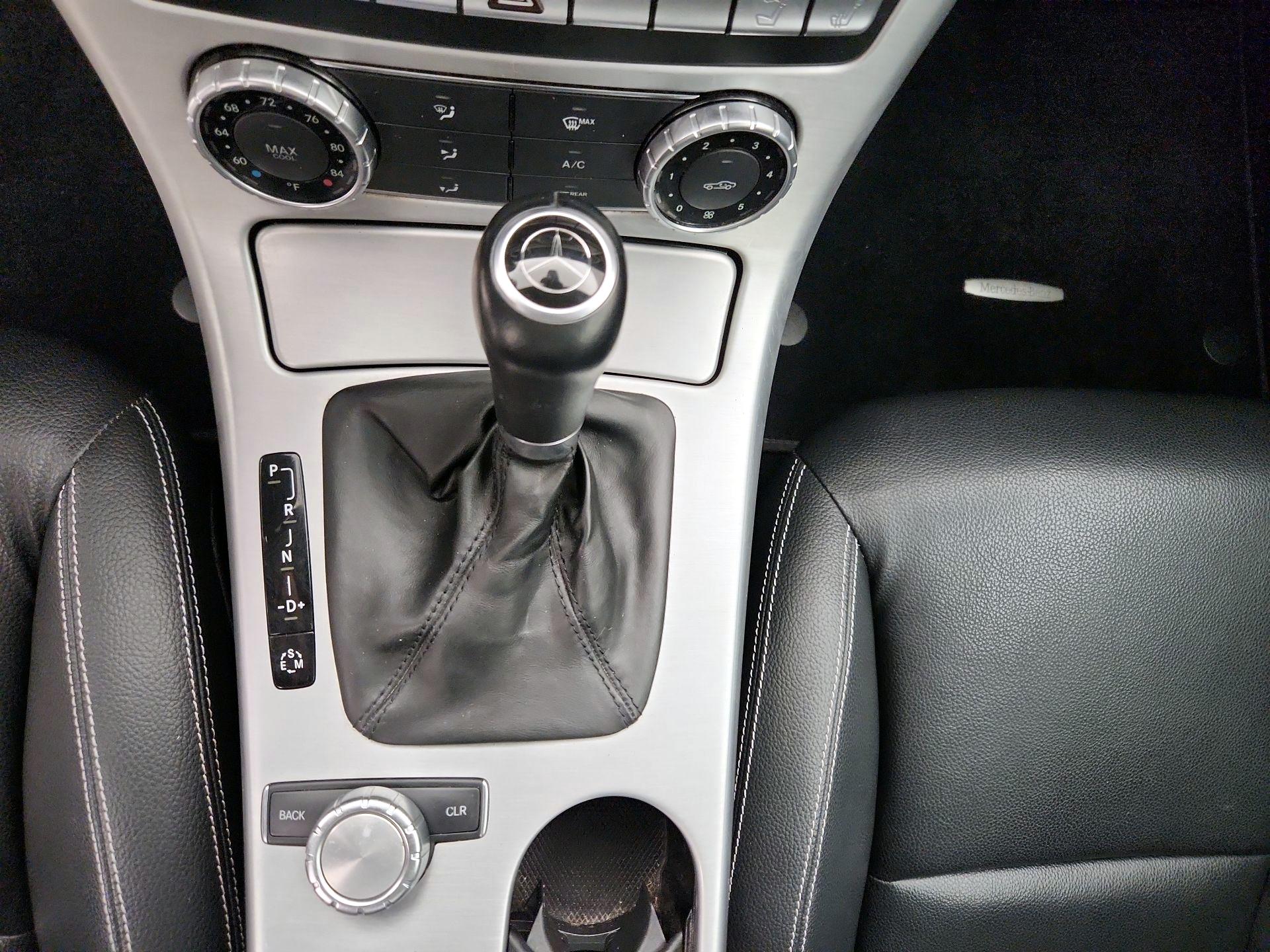 Thumbnail: 2015 Mercedes-Benz SLK - 17