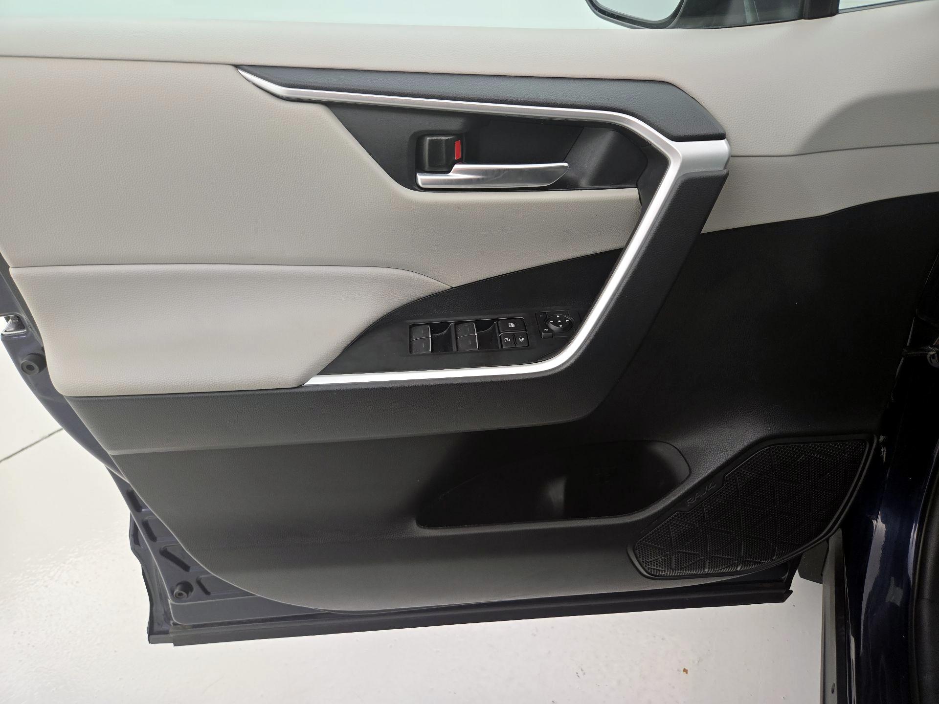 Thumbnail: 2024 Toyota RAV4 - 12